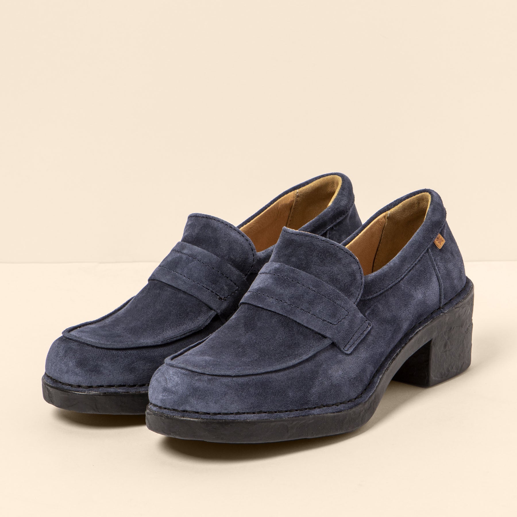 gid://shopify/Product/15700050084172_5