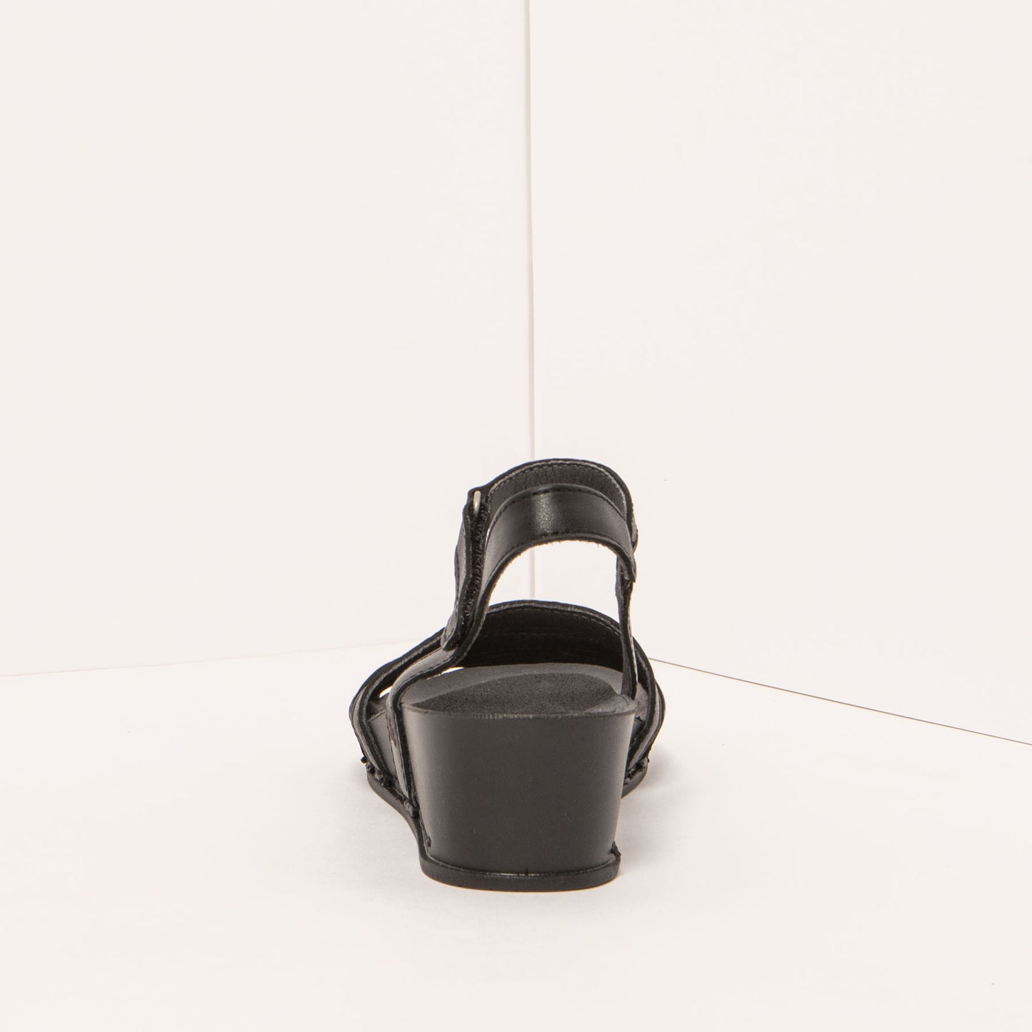 gid://shopify/Product/15693493666124_5