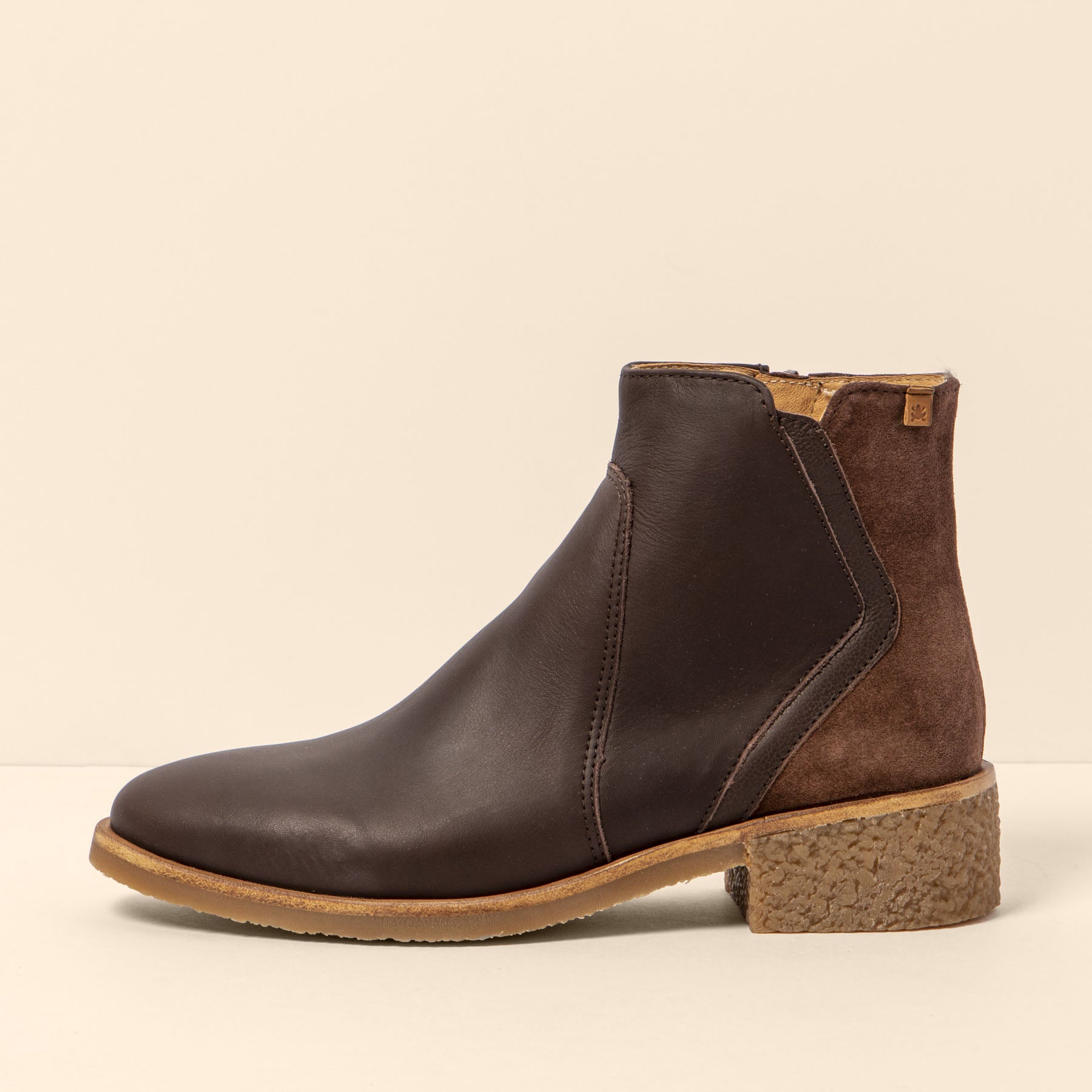 gid://shopify/Product/15700150518092_1