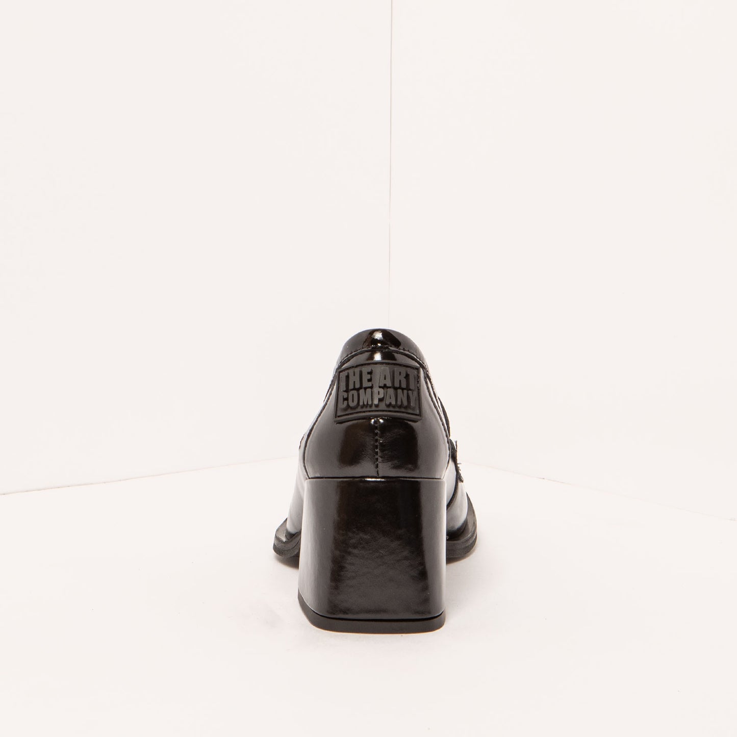 gid://shopify/Product/15694171832652_5