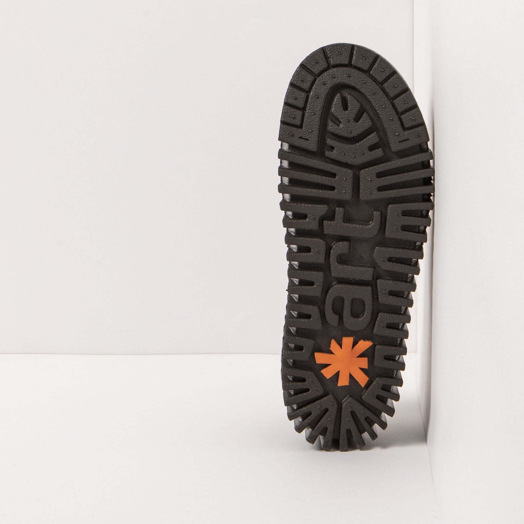gid://shopify/Product/15785720381772_6