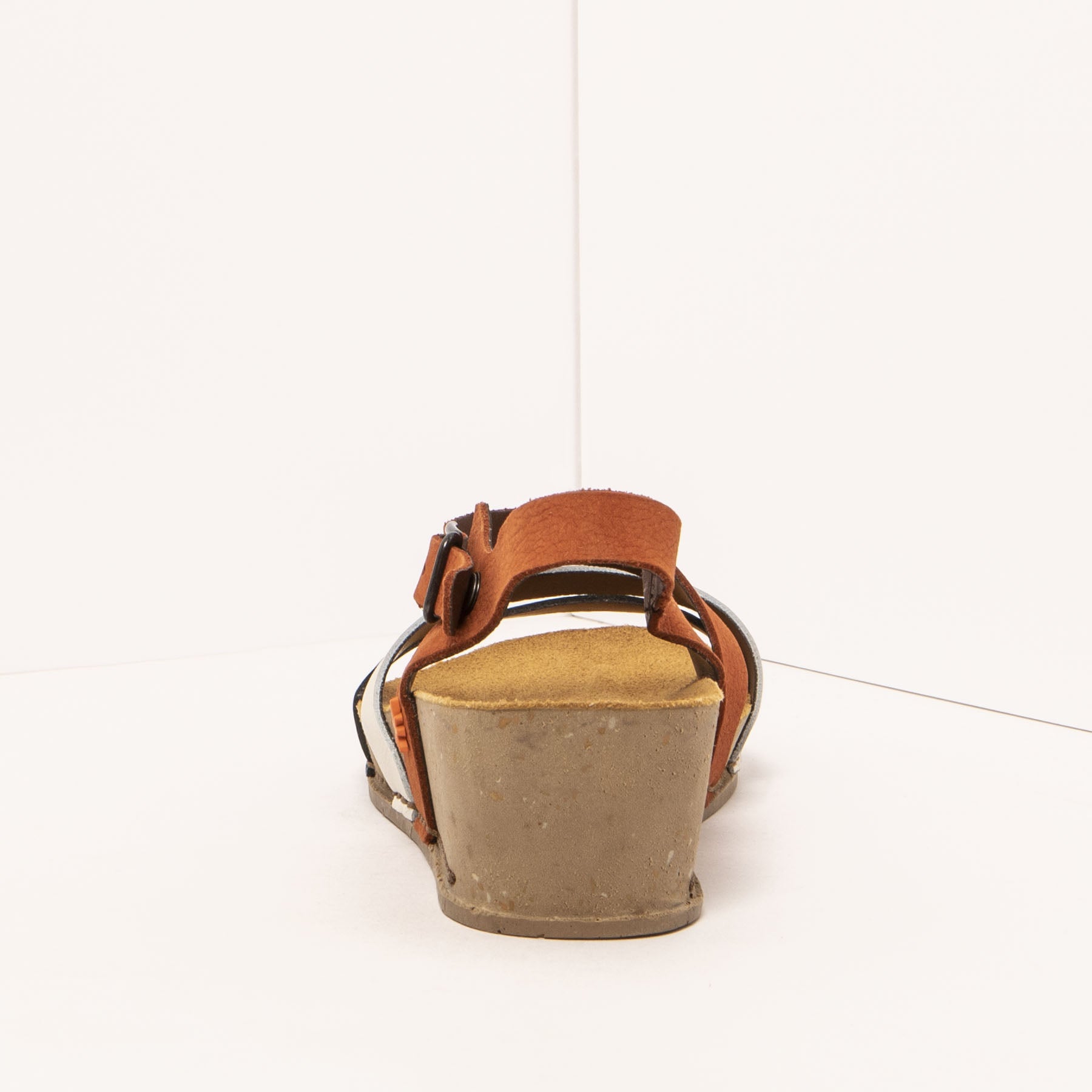 gid://shopify/Product/15693469909324_5