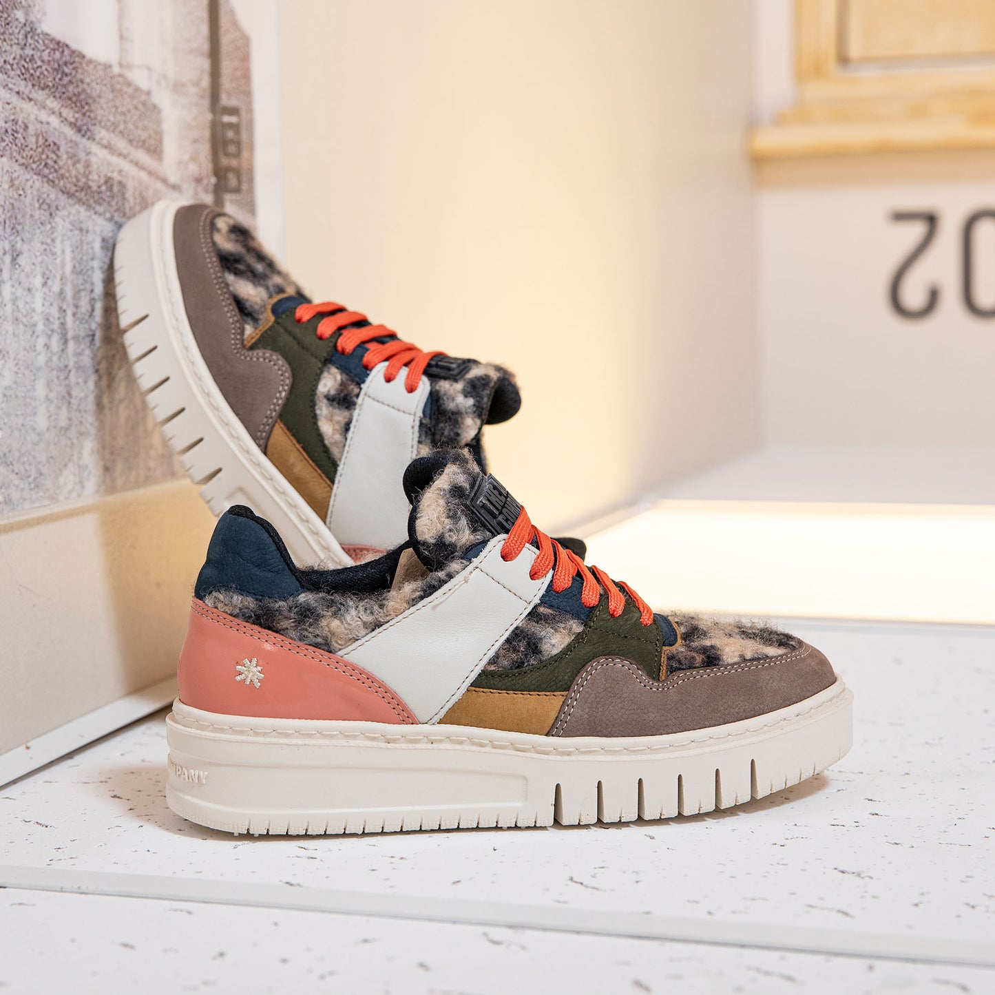 gid://shopify/Product/15694224949580_7