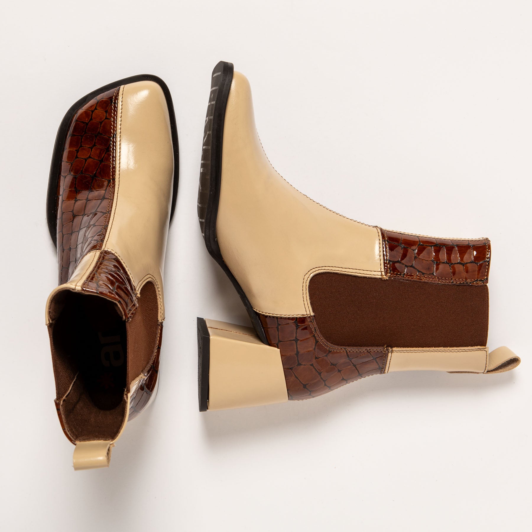gid://shopify/Product/15694198243660_4