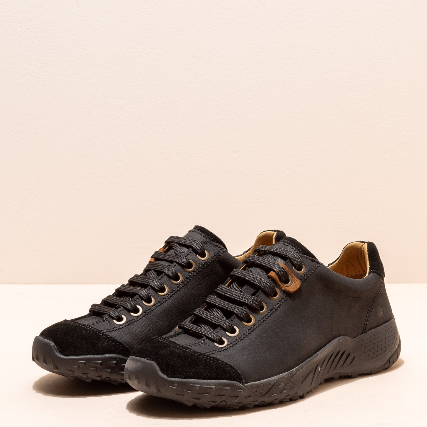 gid://shopify/Product/15700016070988_2