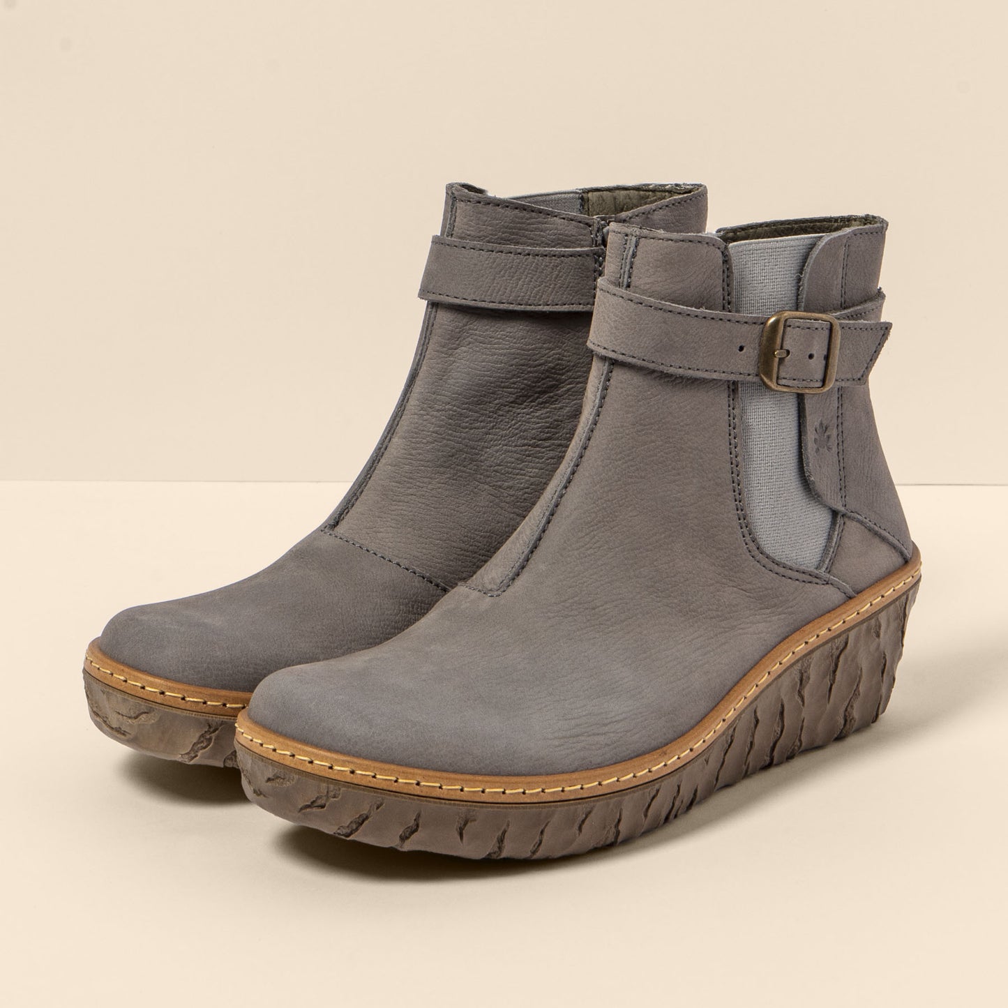 gid://shopify/Product/15699897909580_2