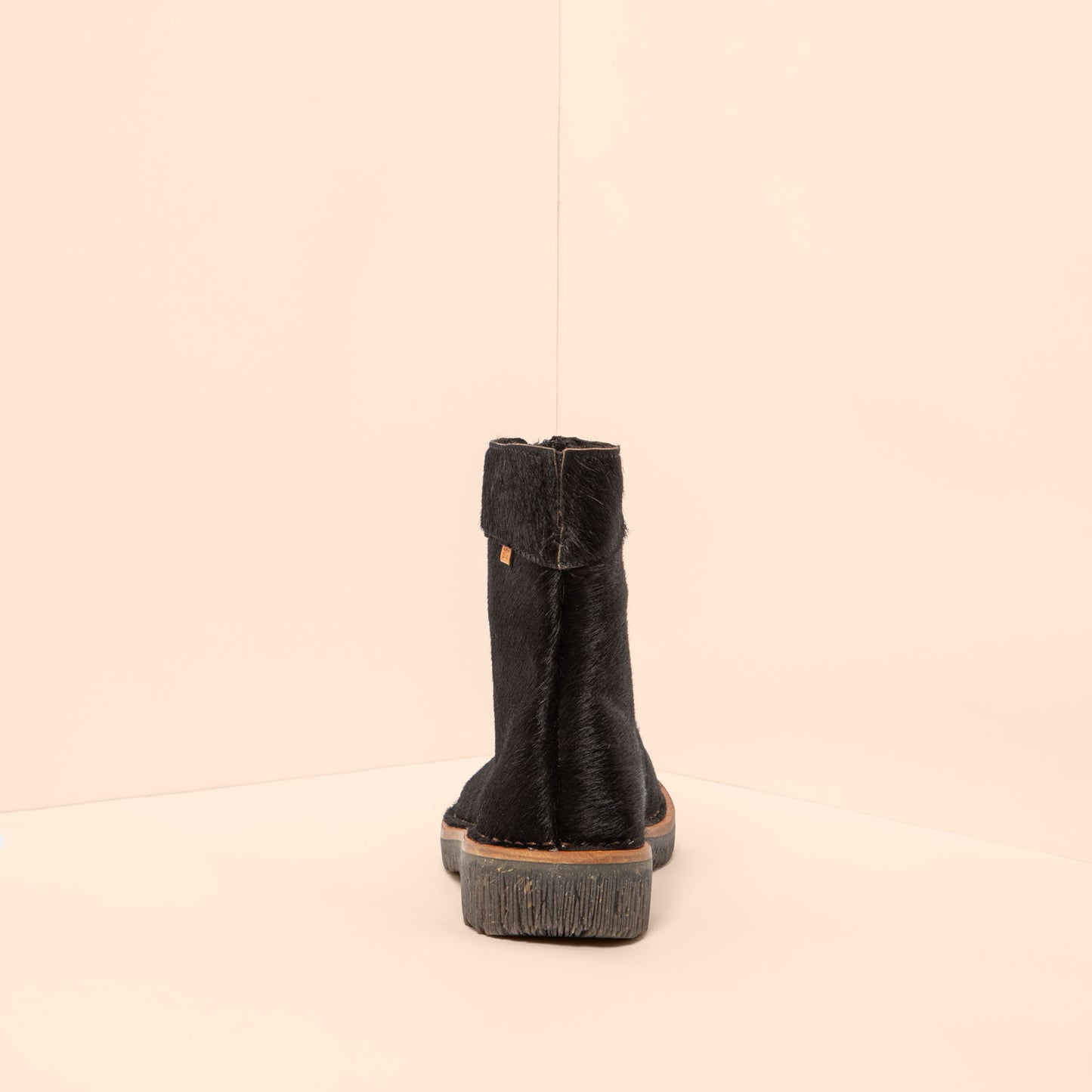 gid://shopify/Product/15700833272140_5