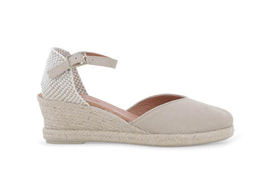 gid://shopify/Product/15686110413132_1