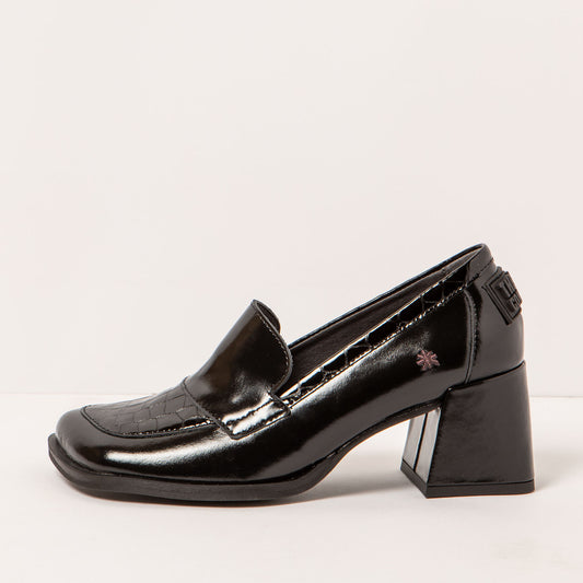 gid://shopify/Product/15694171832652_1
