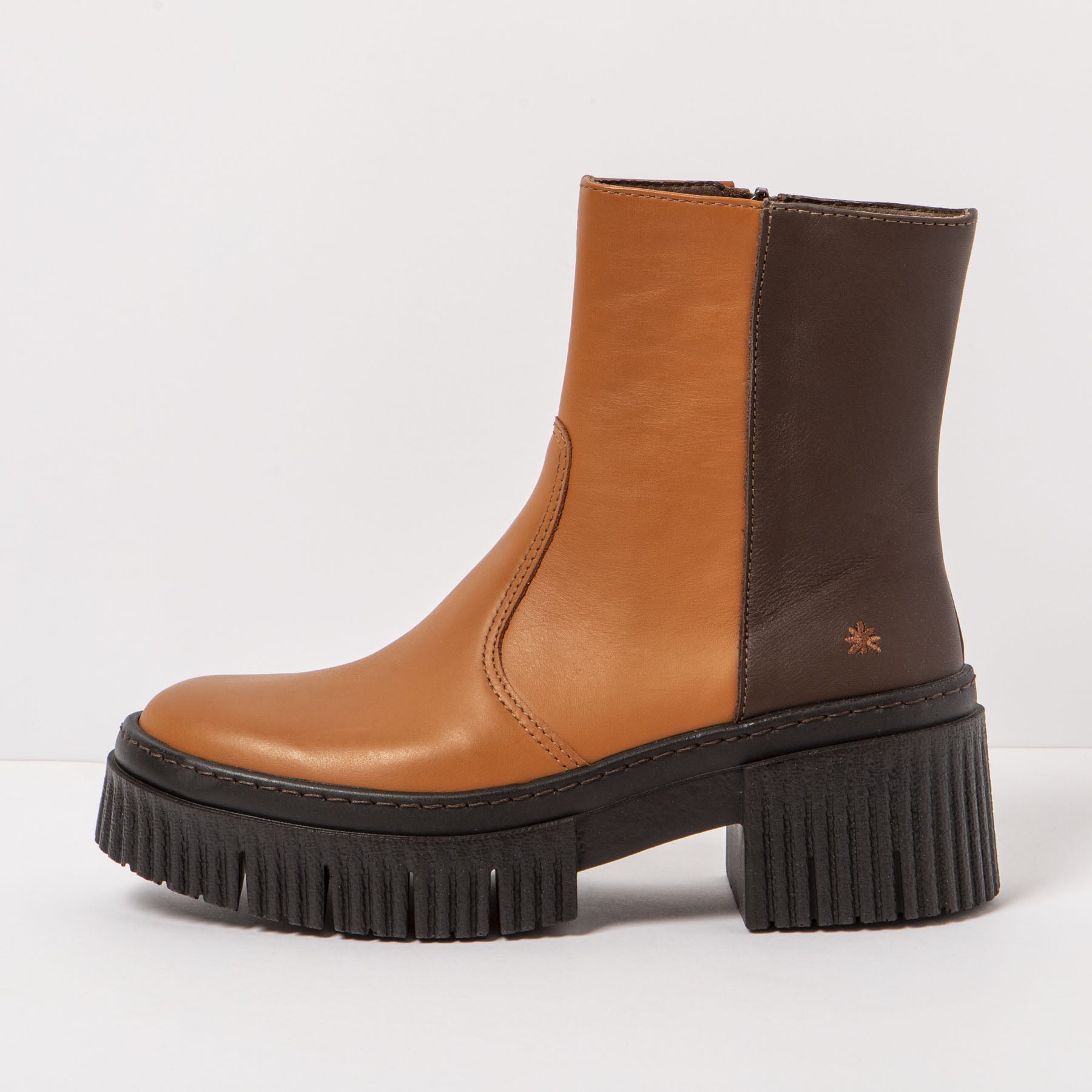gid://shopify/Product/15785706619212_4