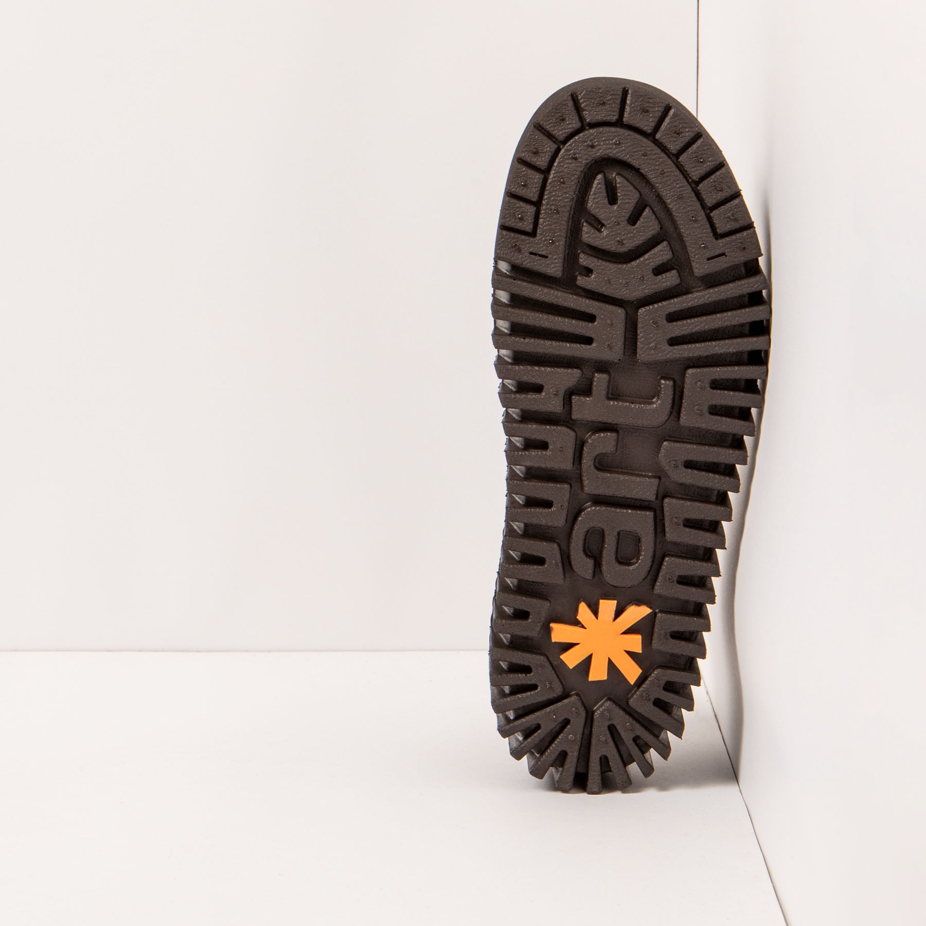 gid://shopify/Product/15785722806604_6