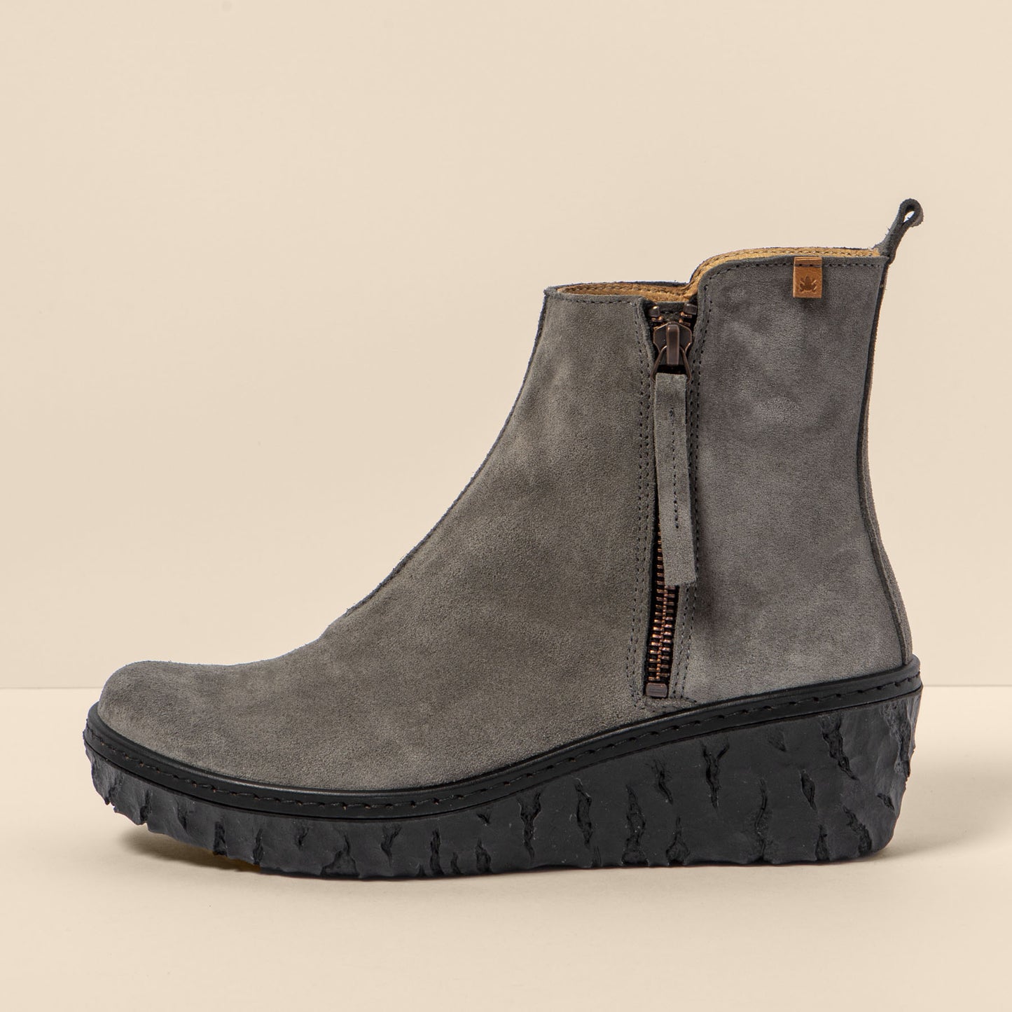 gid://shopify/Product/15699911180620_4