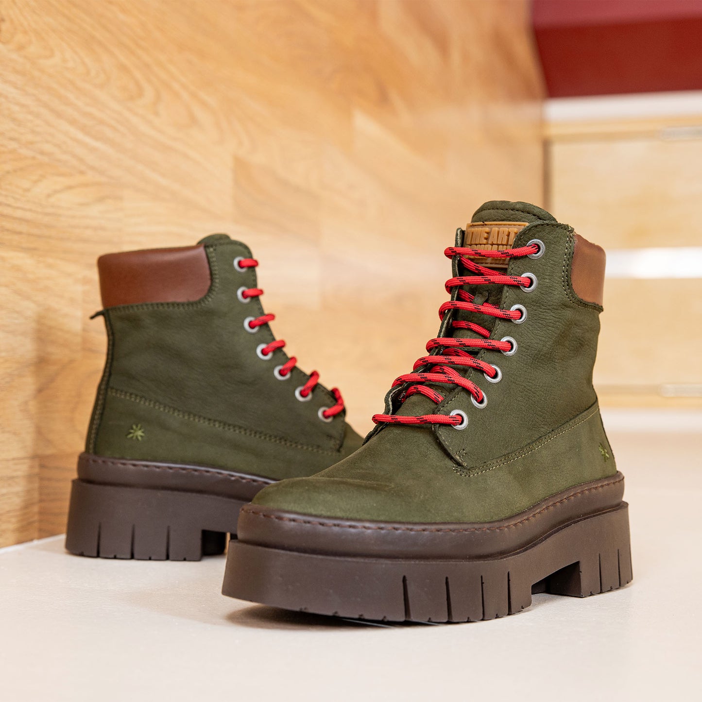 gid://shopify/Product/15694347534668_7