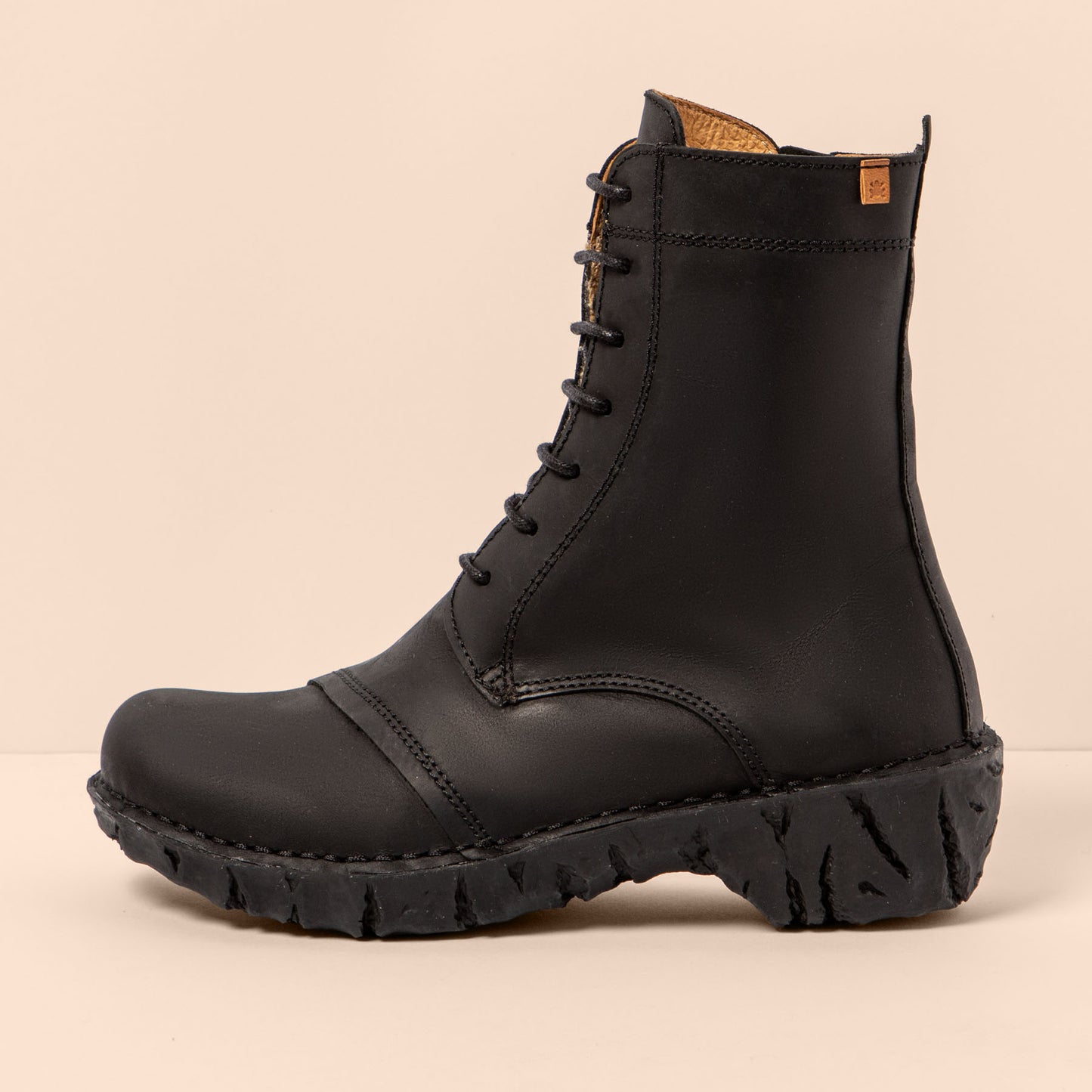 gid://shopify/Product/15700921778508_1