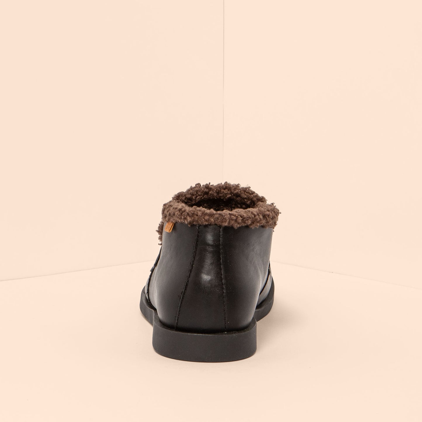 gid://shopify/Product/15700861649228_5