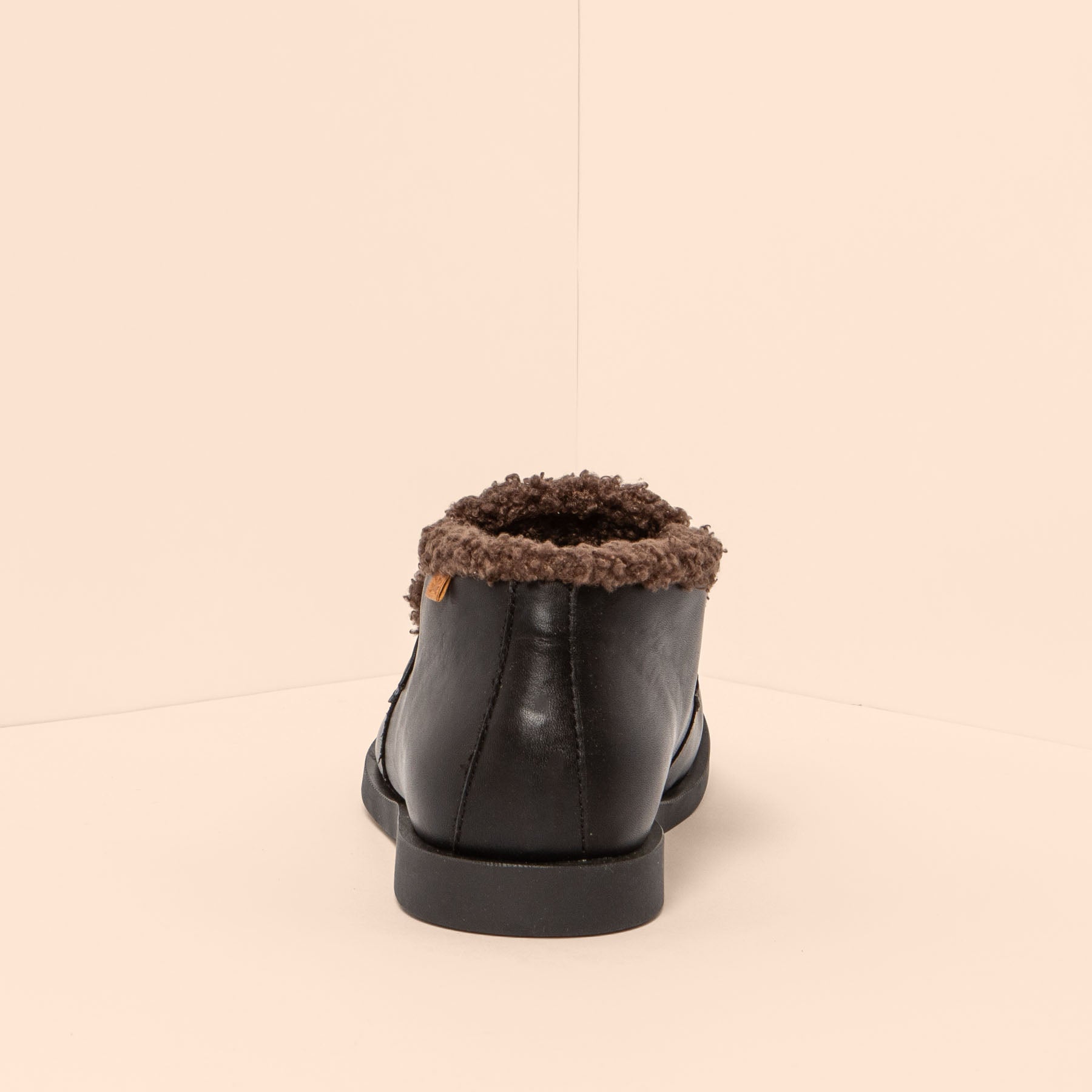 gid://shopify/Product/15700861649228_5