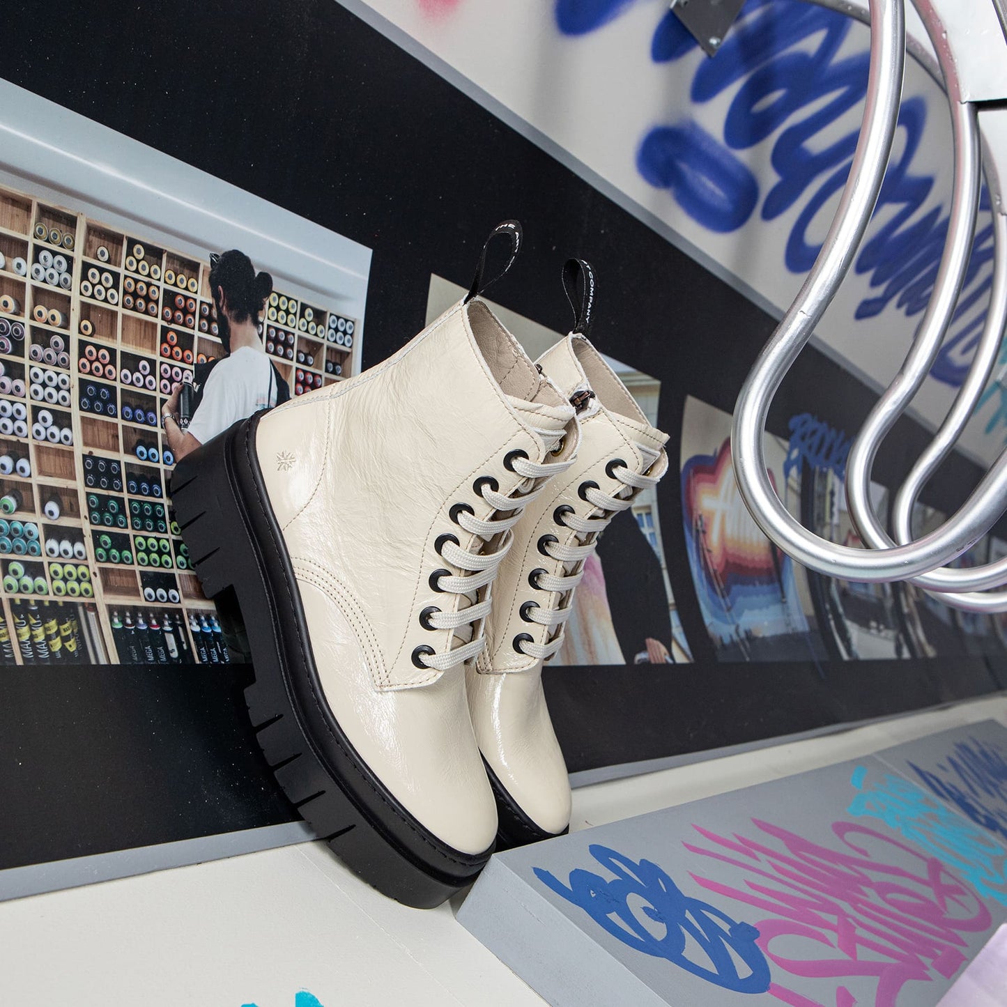 gid://shopify/Product/15694343176524_7