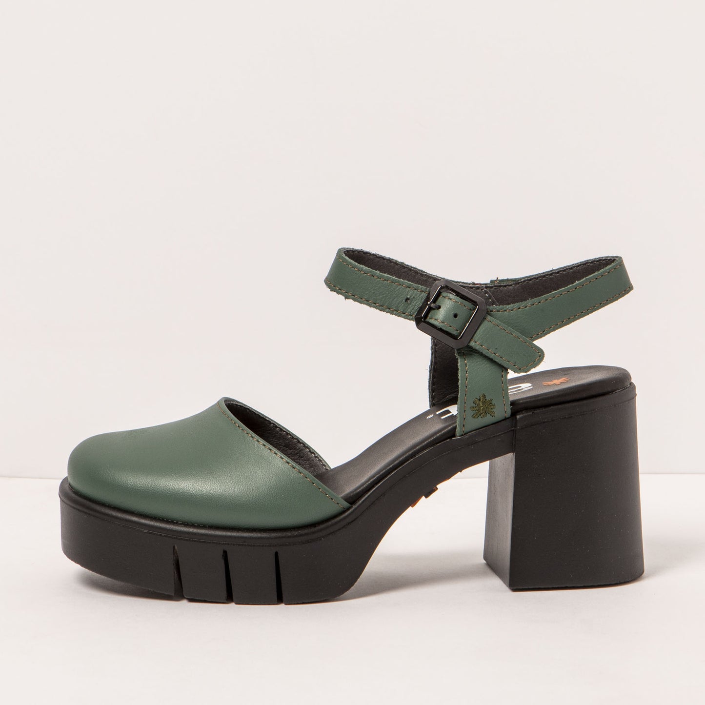 gid://shopify/Product/15693573062988_1