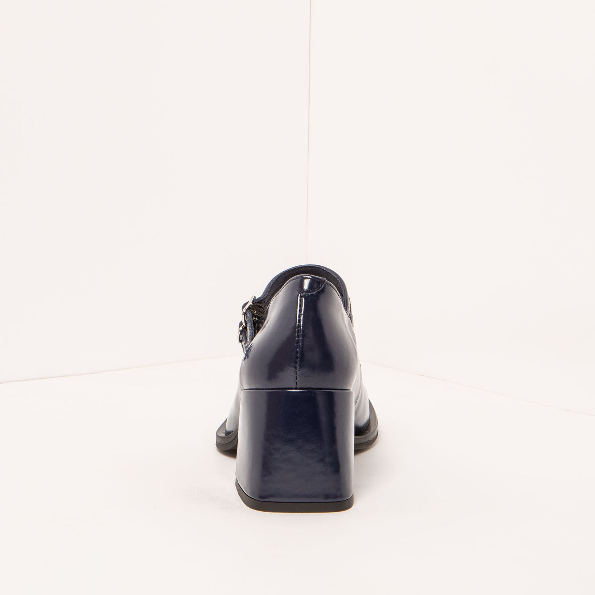 gid://shopify/Product/16172518211916_5