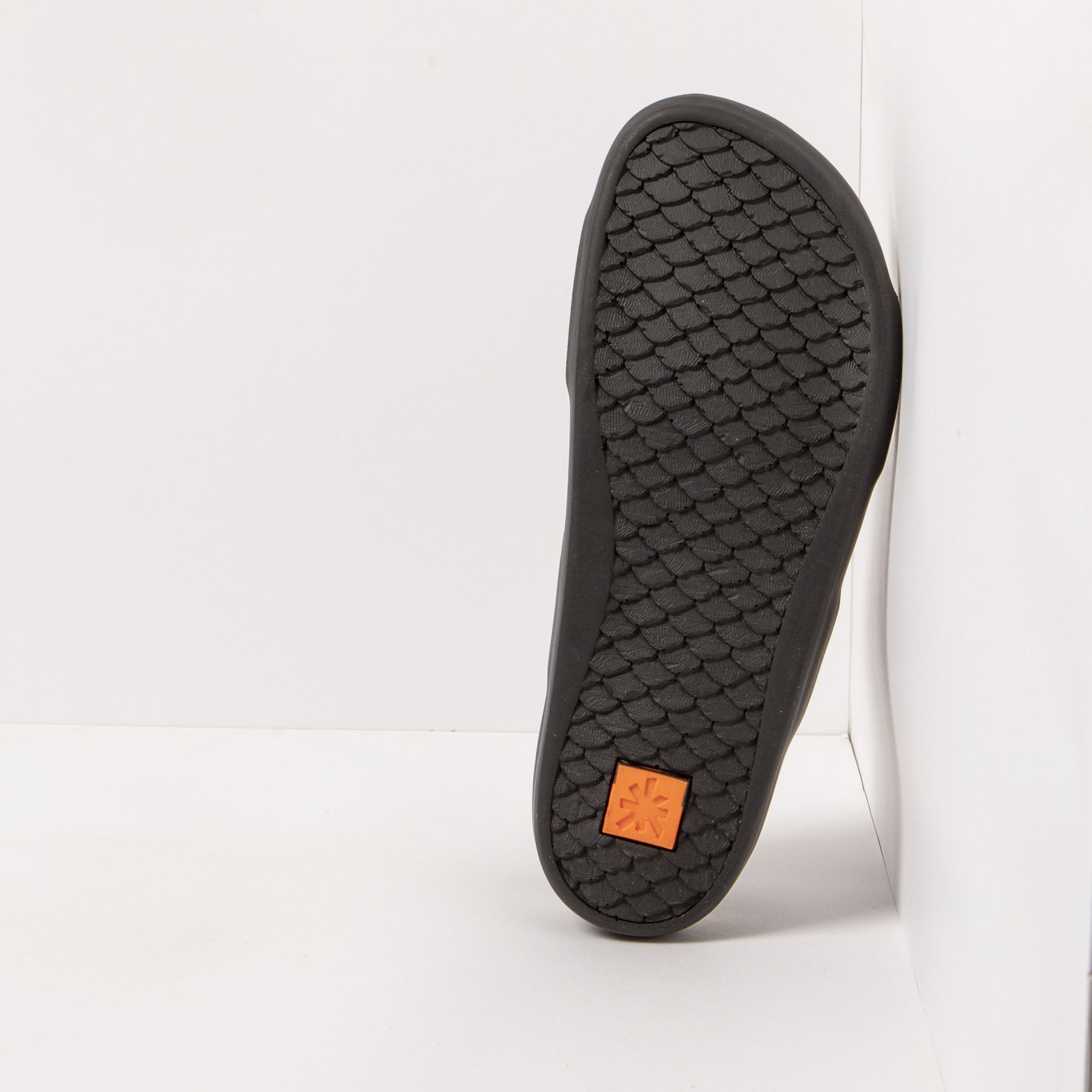gid://shopify/Product/15785709699404_3