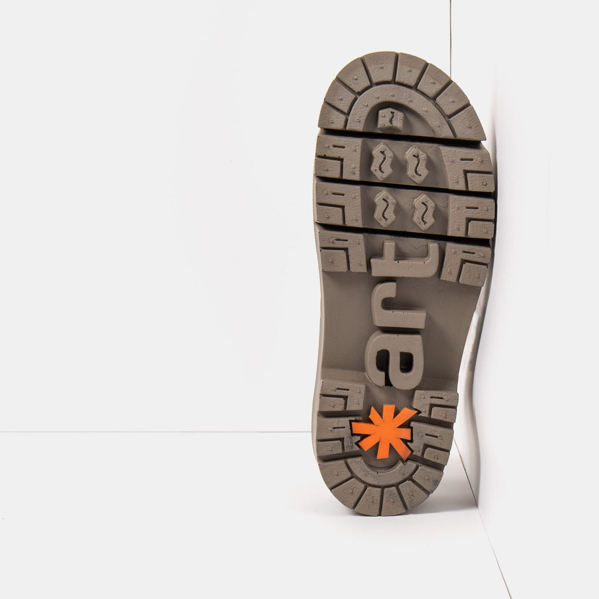 gid://shopify/Product/16173080478028_3