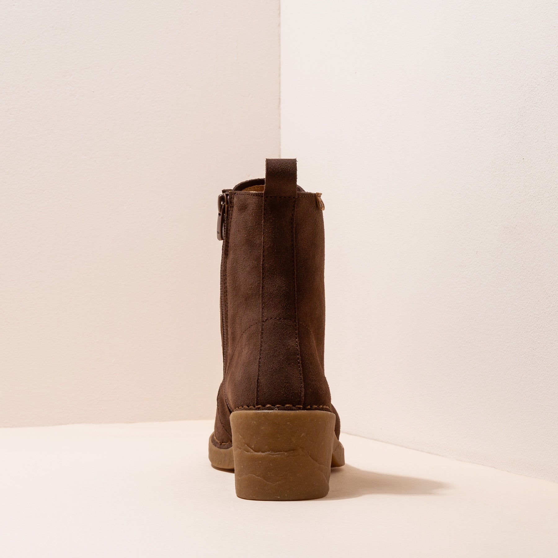 gid://shopify/Product/15700036845900_5