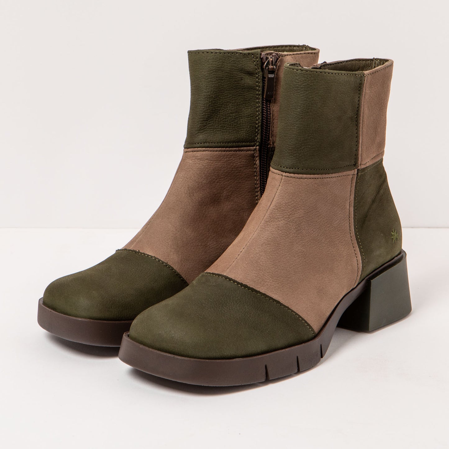 gid://shopify/Product/15693804863820_2