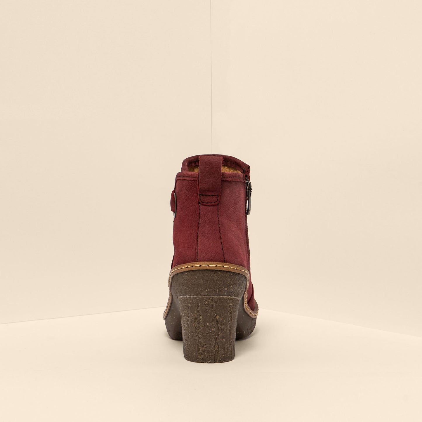 gid://shopify/Product/15699913441612_8