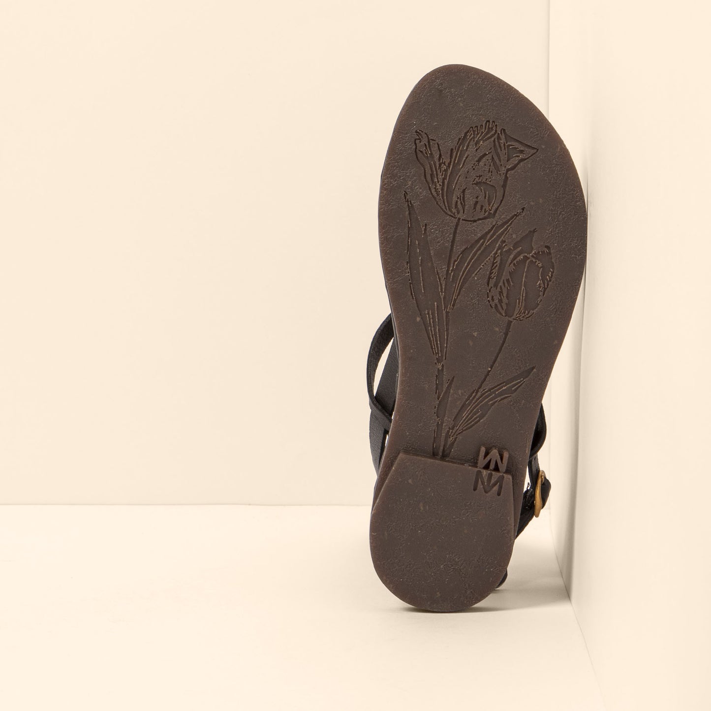 gid://shopify/Product/15700468334924_3
