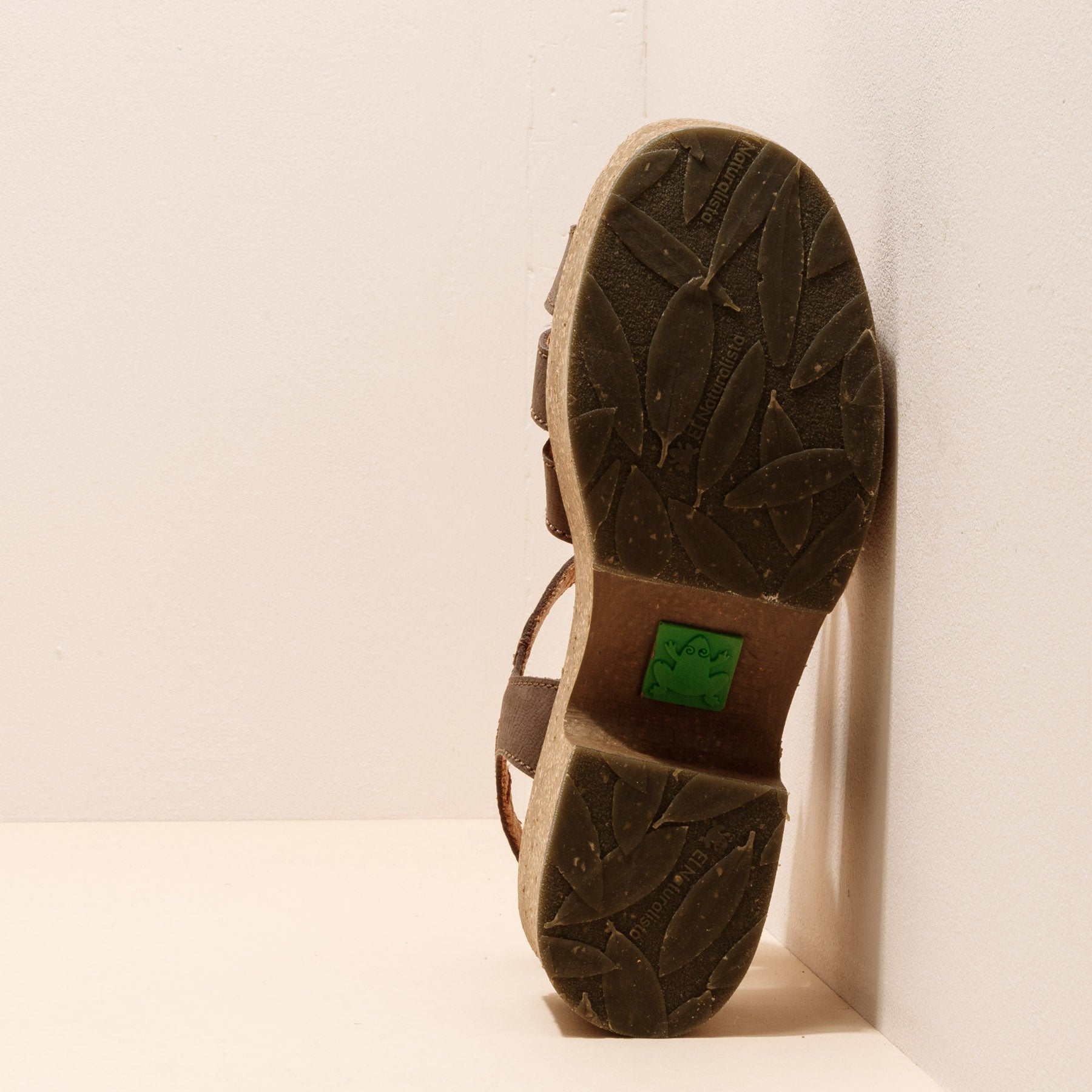 gid://shopify/Product/15700133708108_6