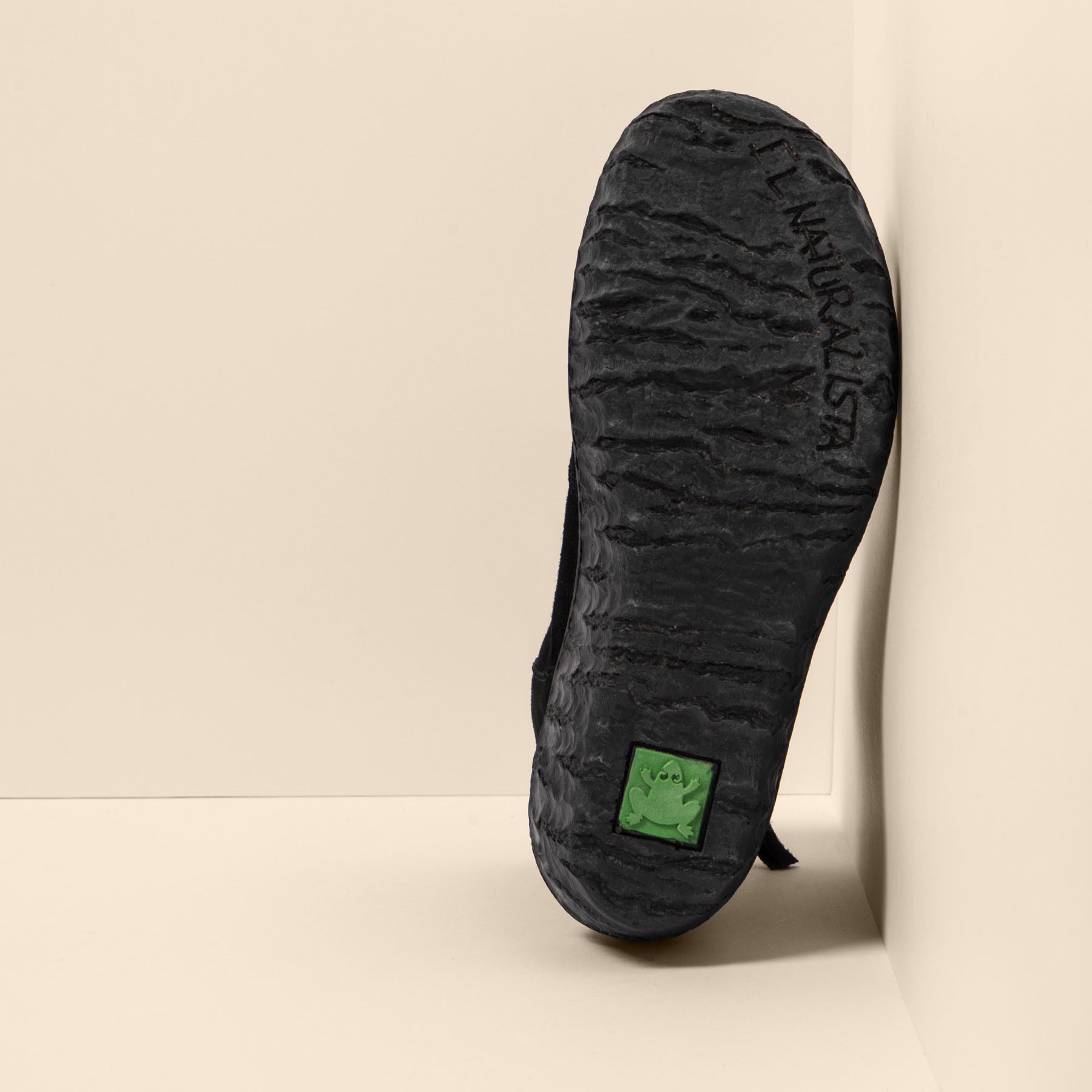 gid://shopify/Product/15699908297036_3