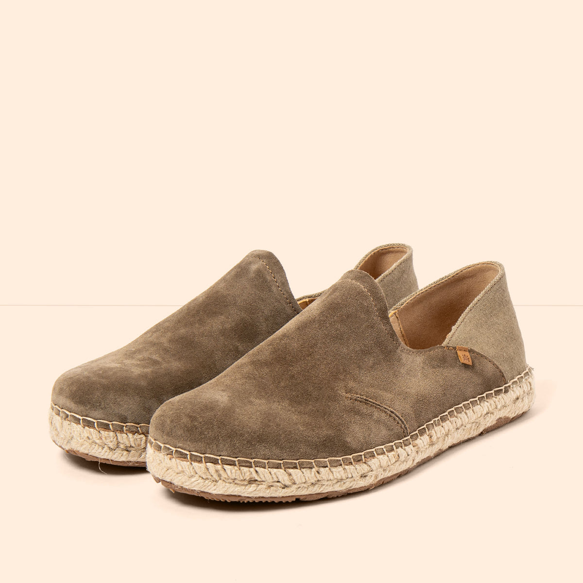 gid://shopify/Product/16124878684492_2