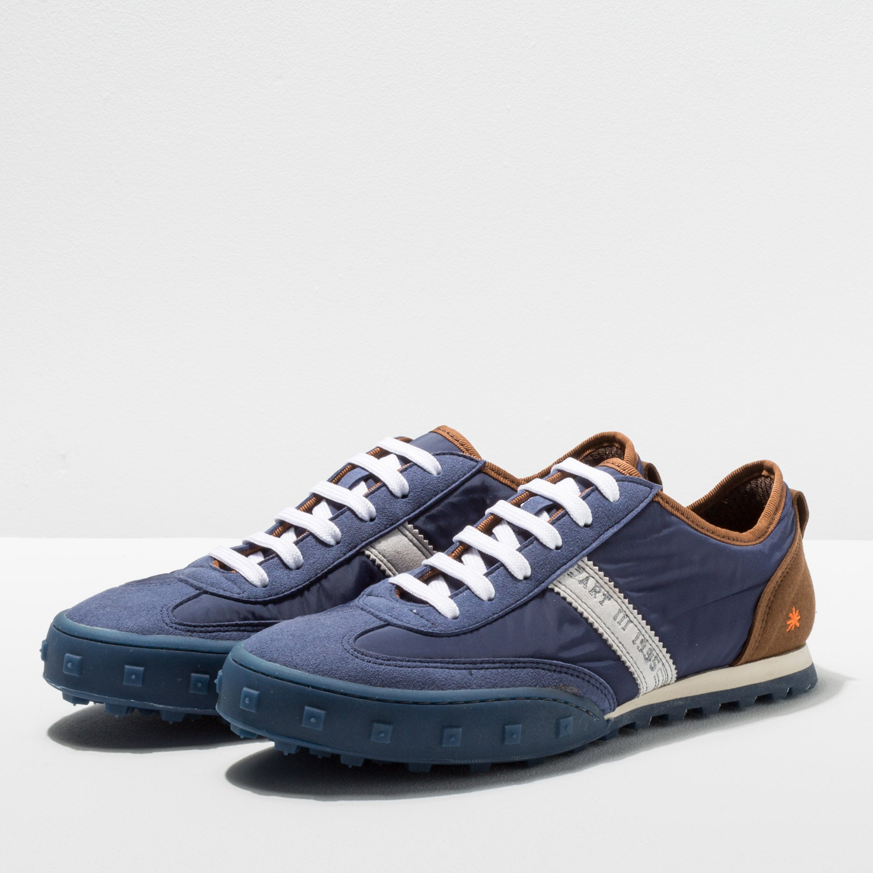 gid://shopify/Product/15785676669260_5