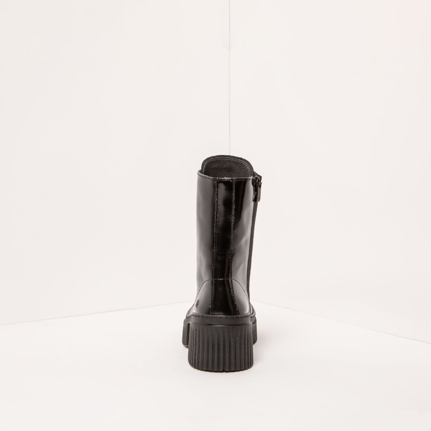 gid://shopify/Product/15693926760780_5