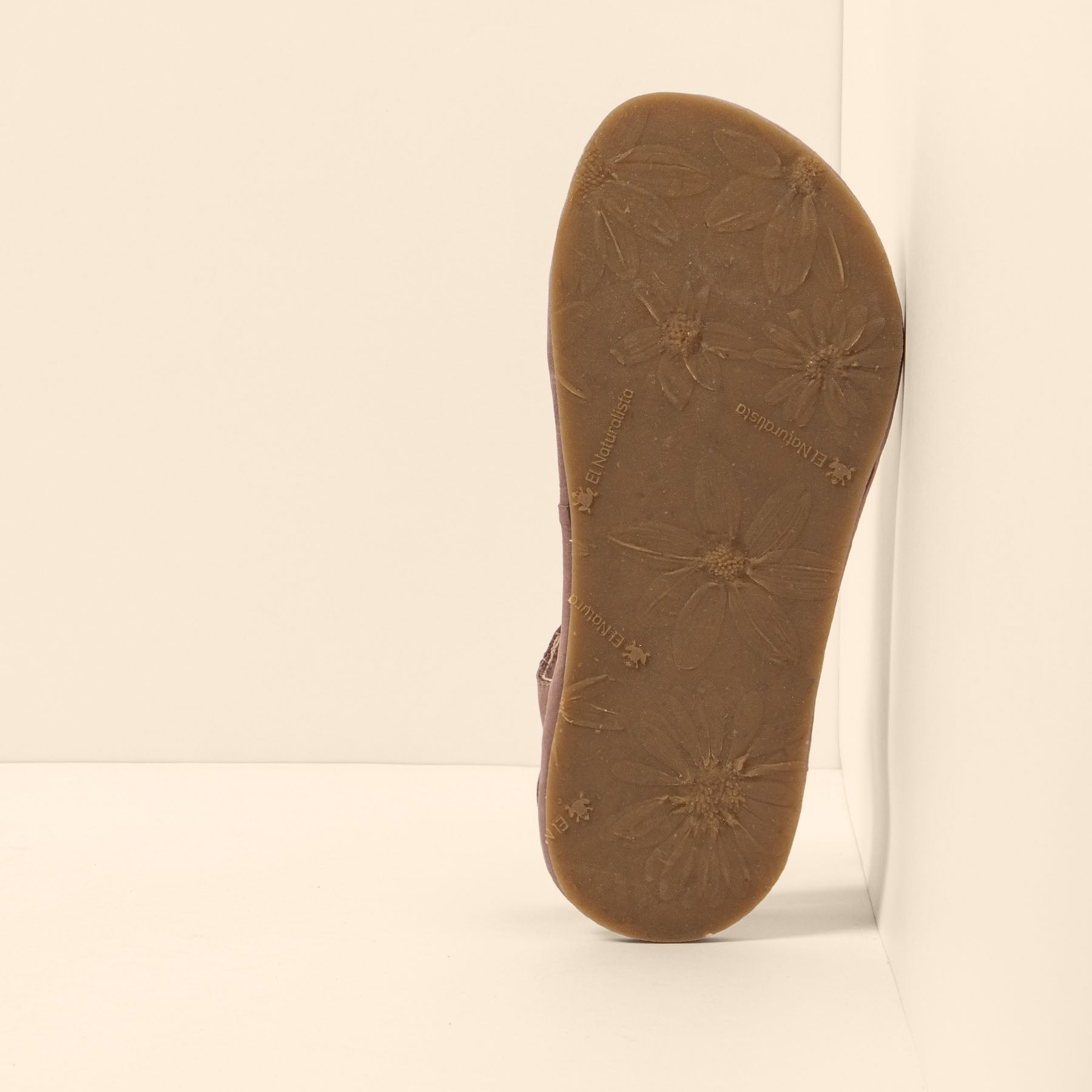 gid://shopify/Product/15700460011852_3