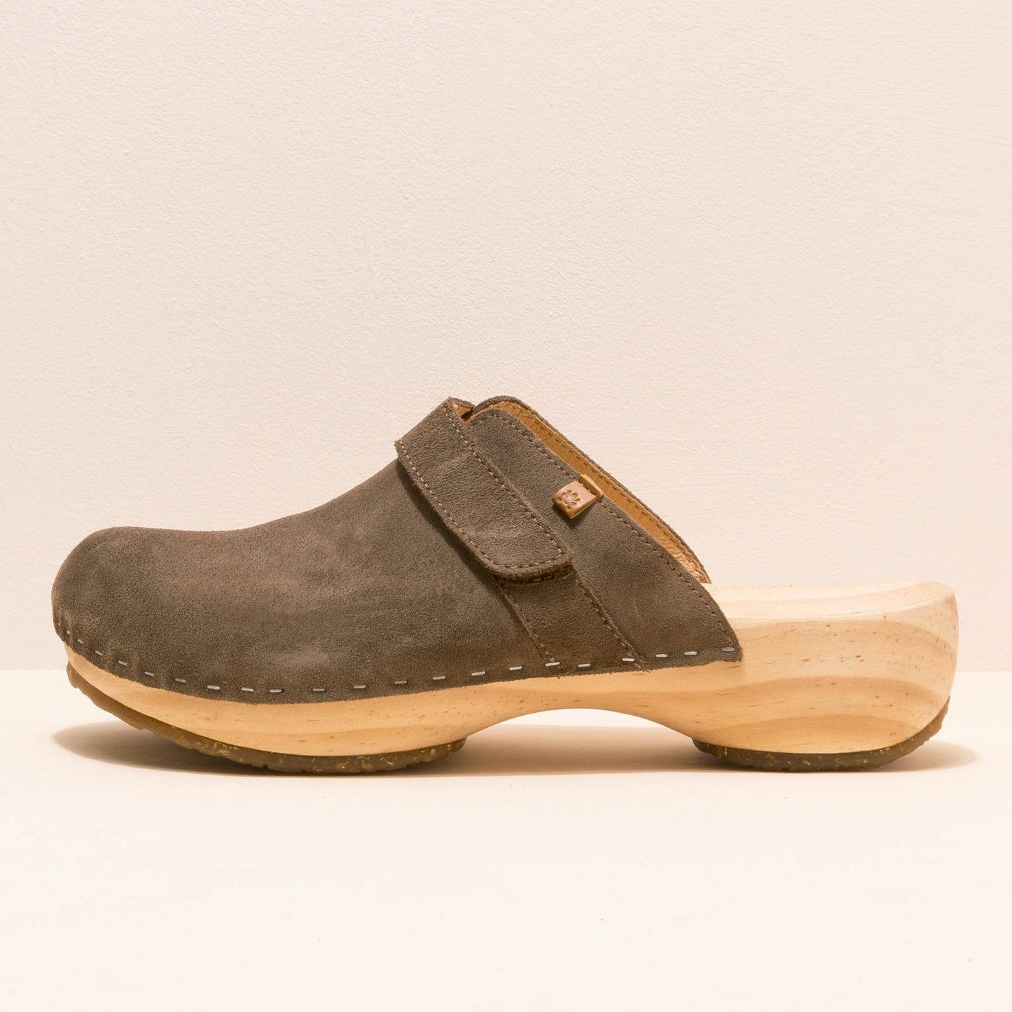 gid://shopify/Product/15700088848716_1