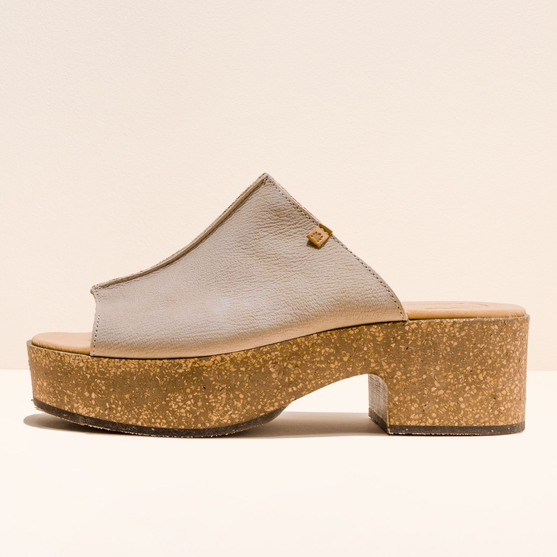 gid://shopify/Product/15700133839180_4