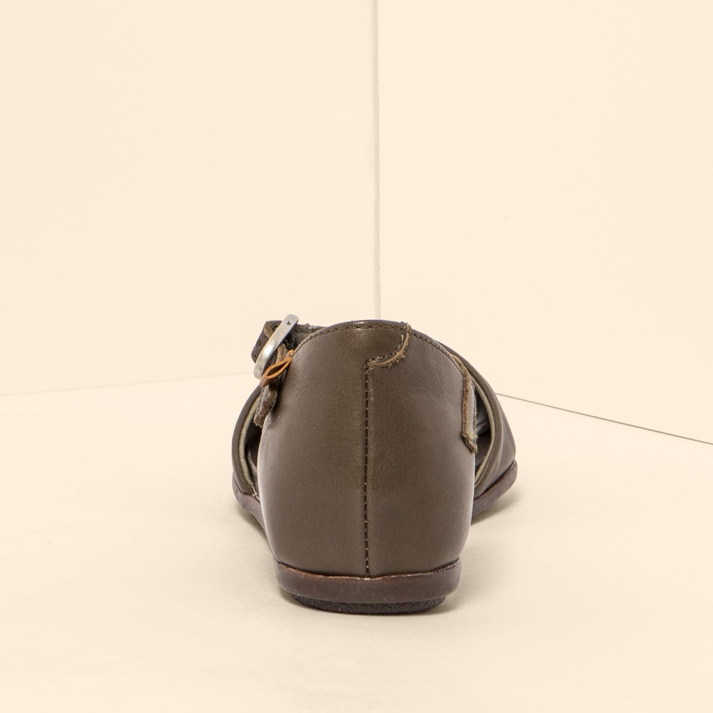 gid://shopify/Product/15700753219916_5