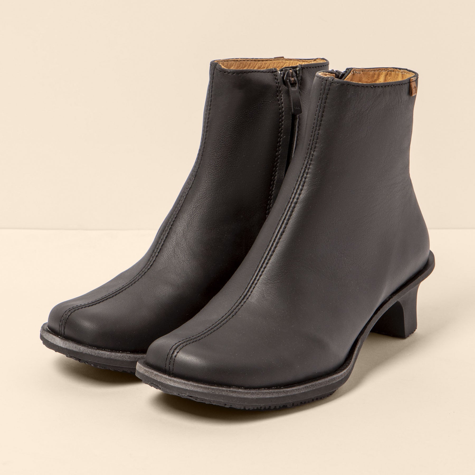 gid://shopify/Product/15700212187468_2