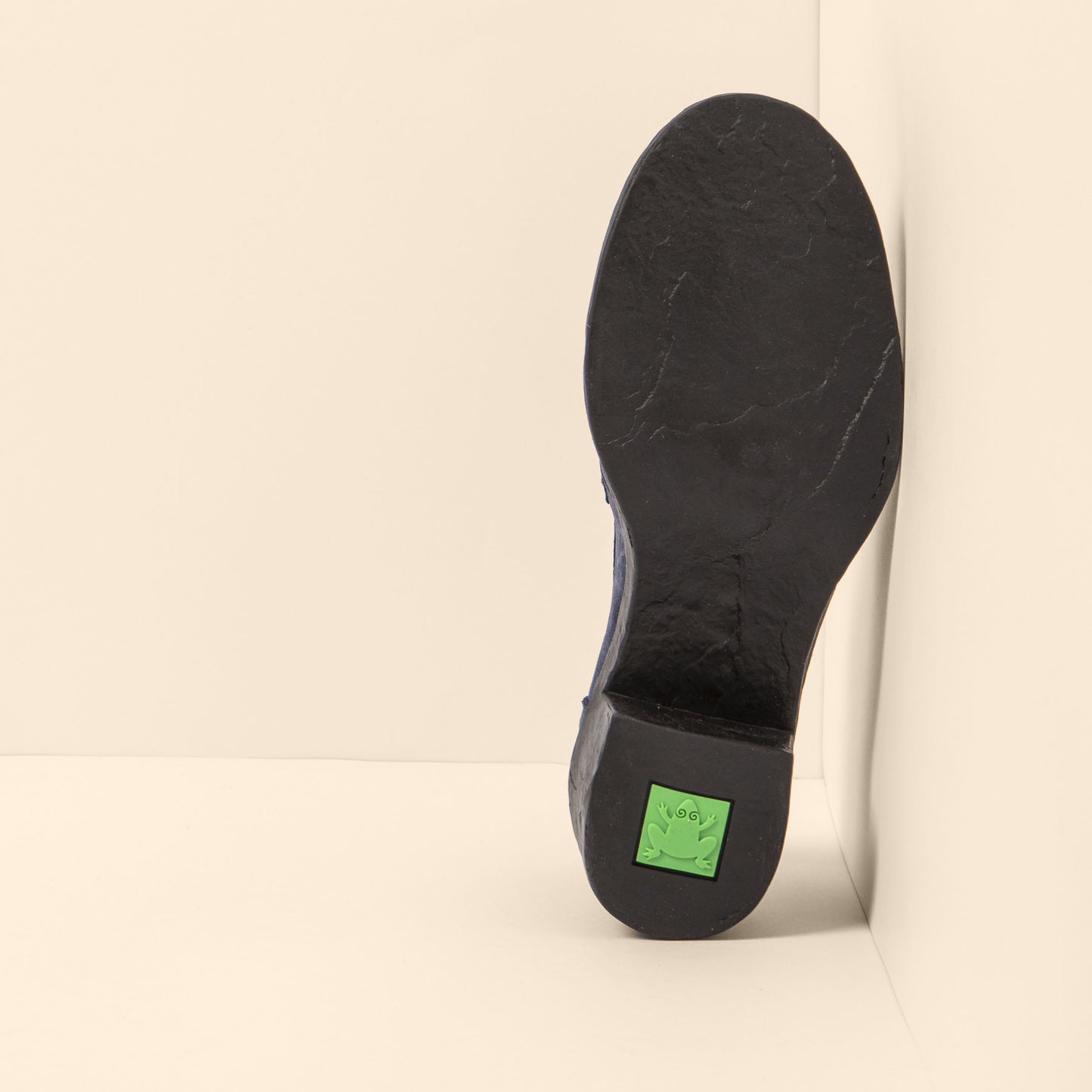 gid://shopify/Product/15700050084172_6