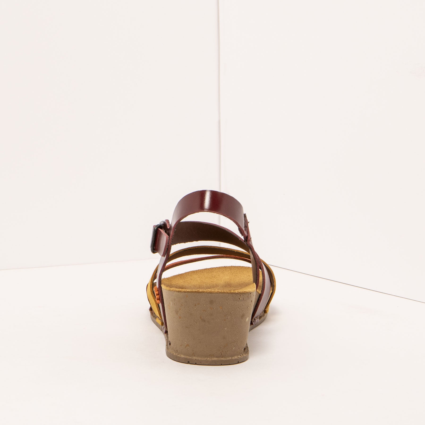 gid://shopify/Product/15693459751244_5