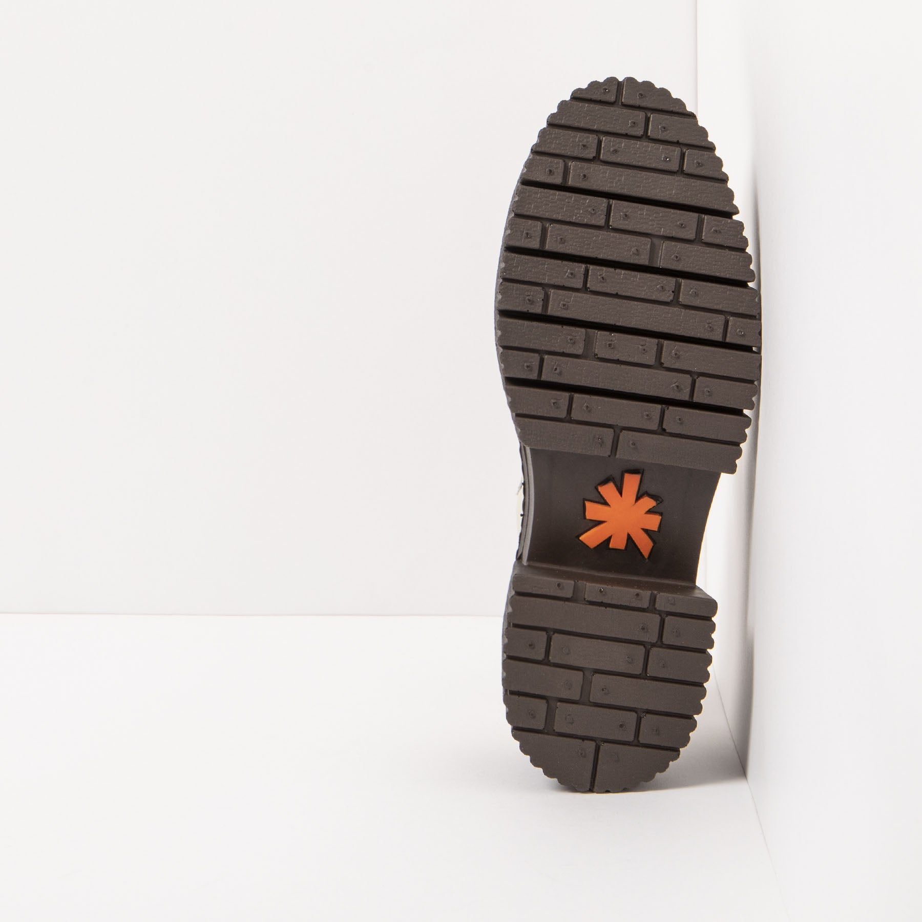 gid://shopify/Product/15785704128844_6