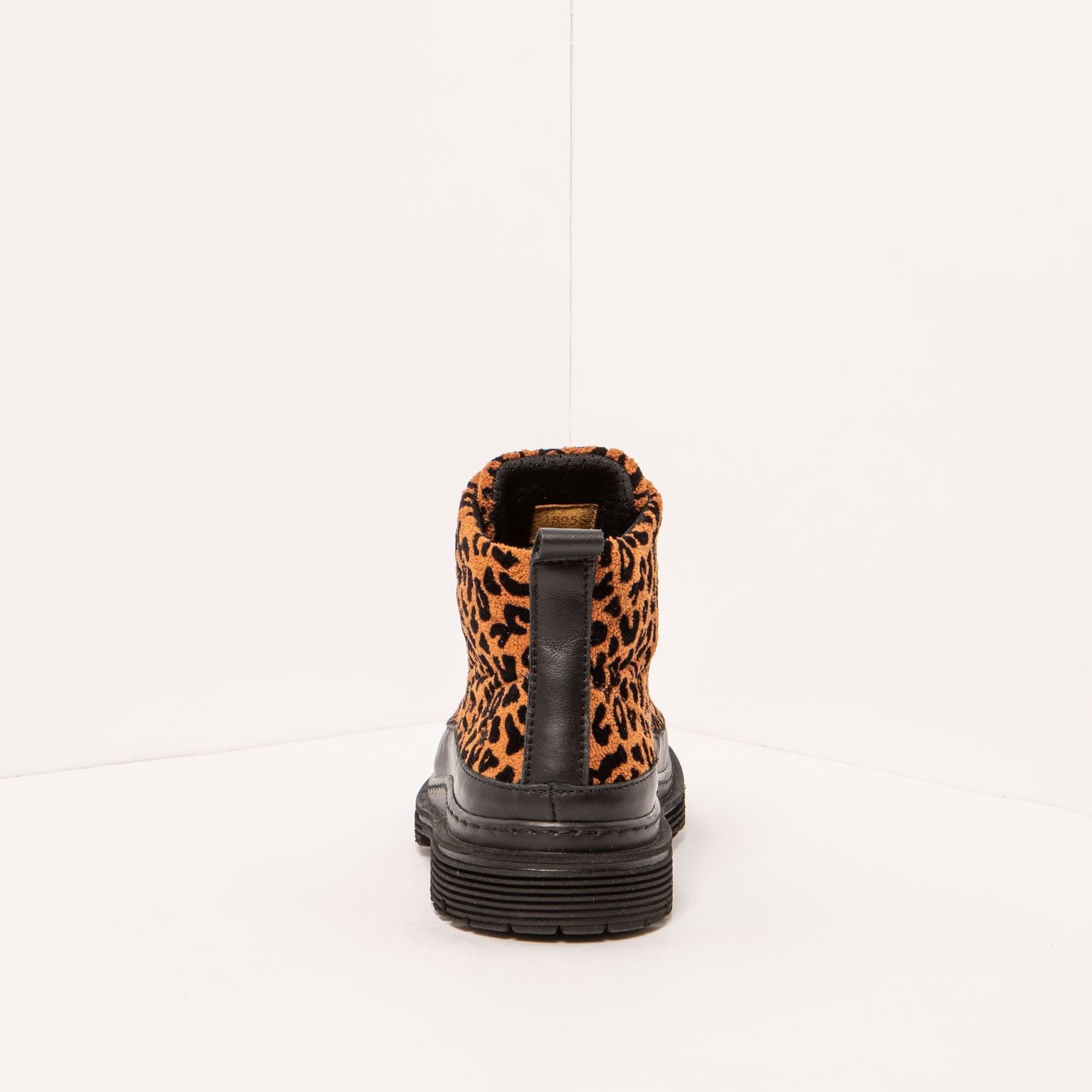 gid://shopify/Product/15694316142924_5