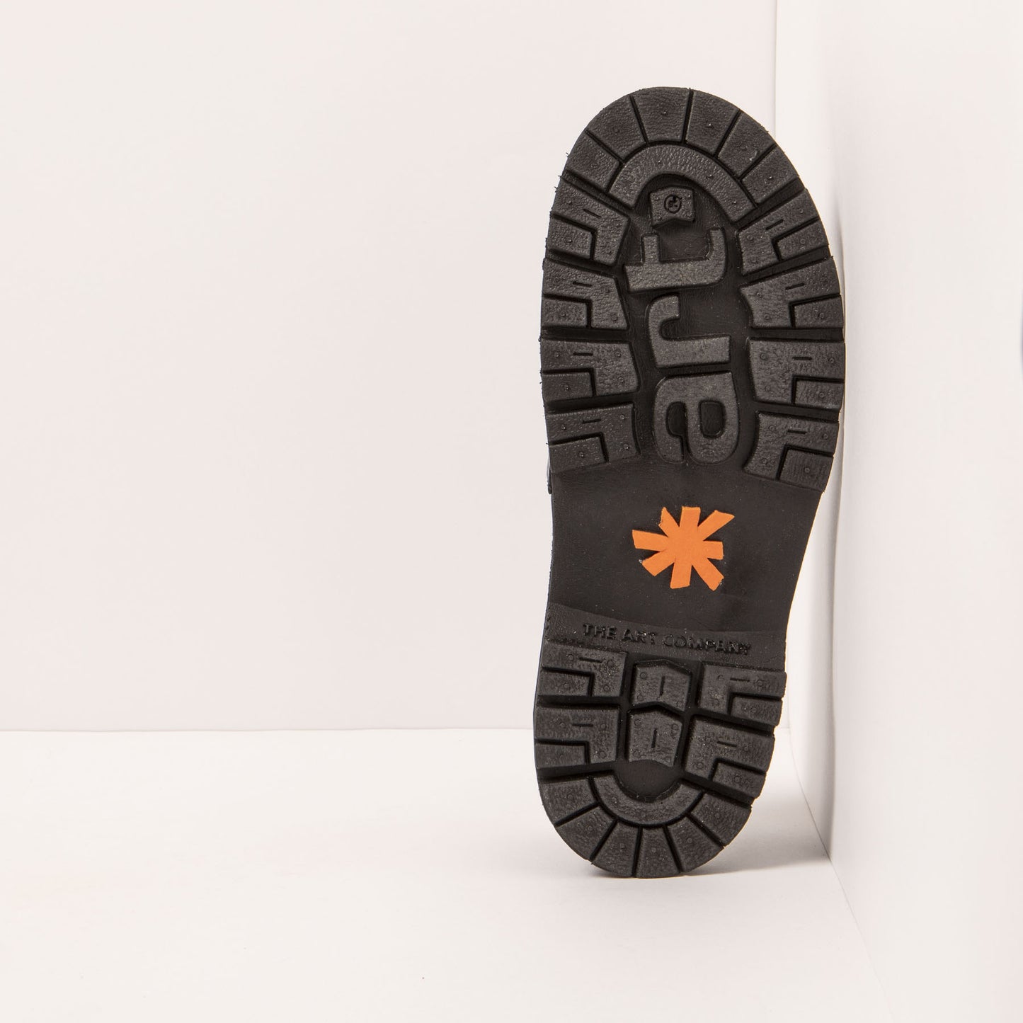 gid://shopify/Product/15693419381068_3