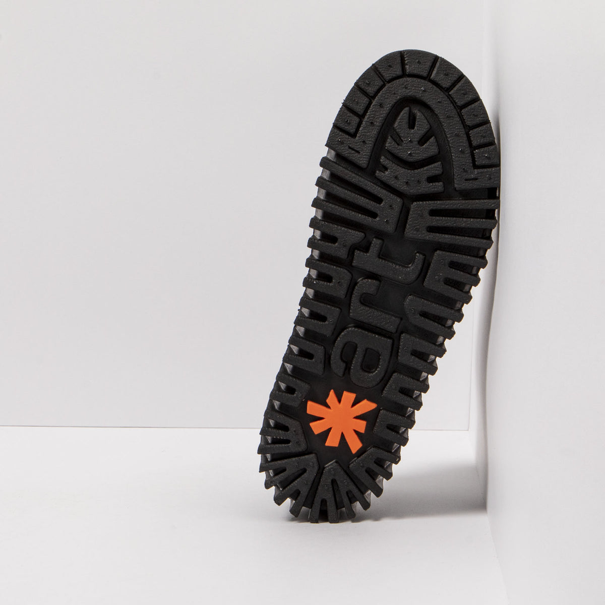 gid://shopify/Product/16171250385228_6
