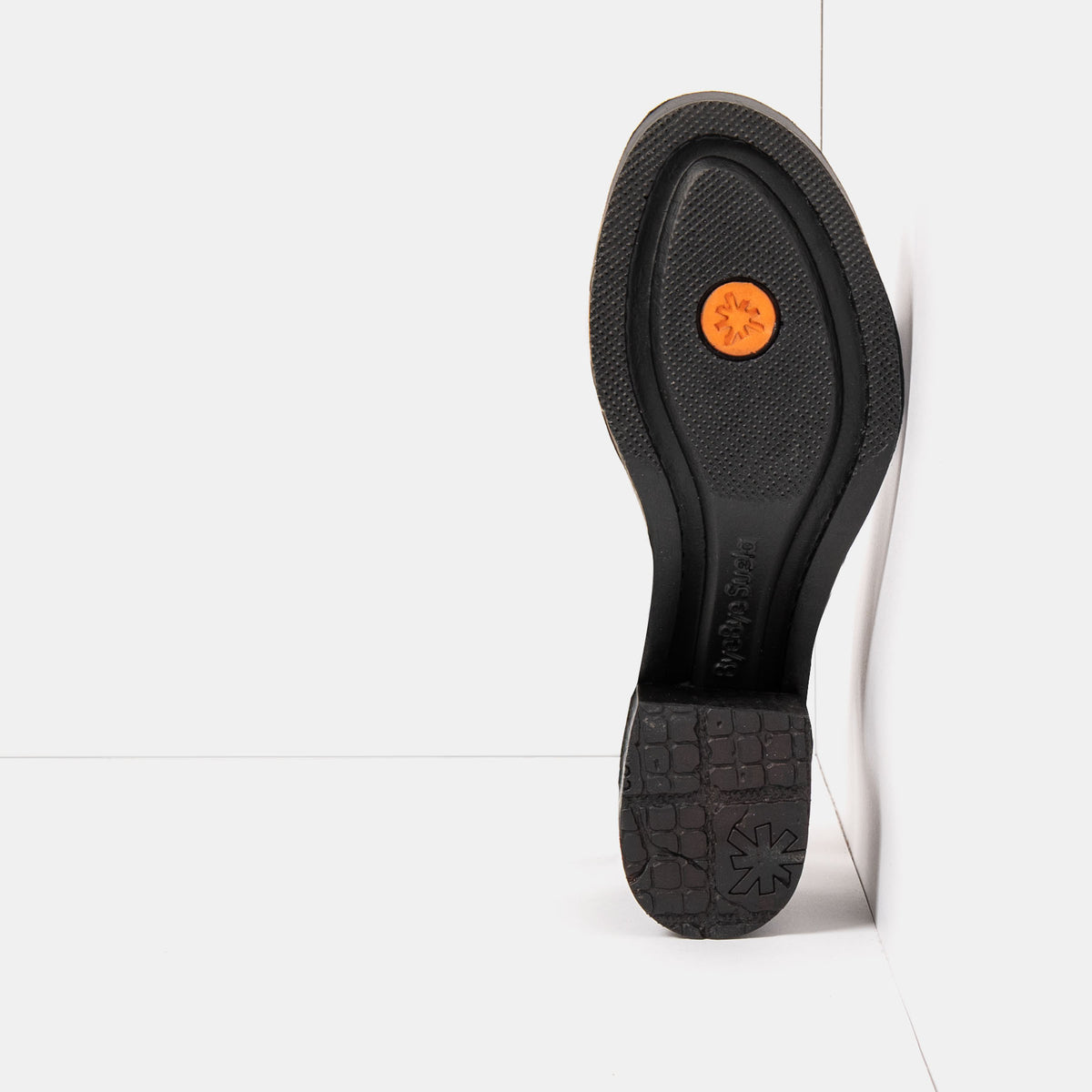 gid://shopify/Product/16172980404556_3