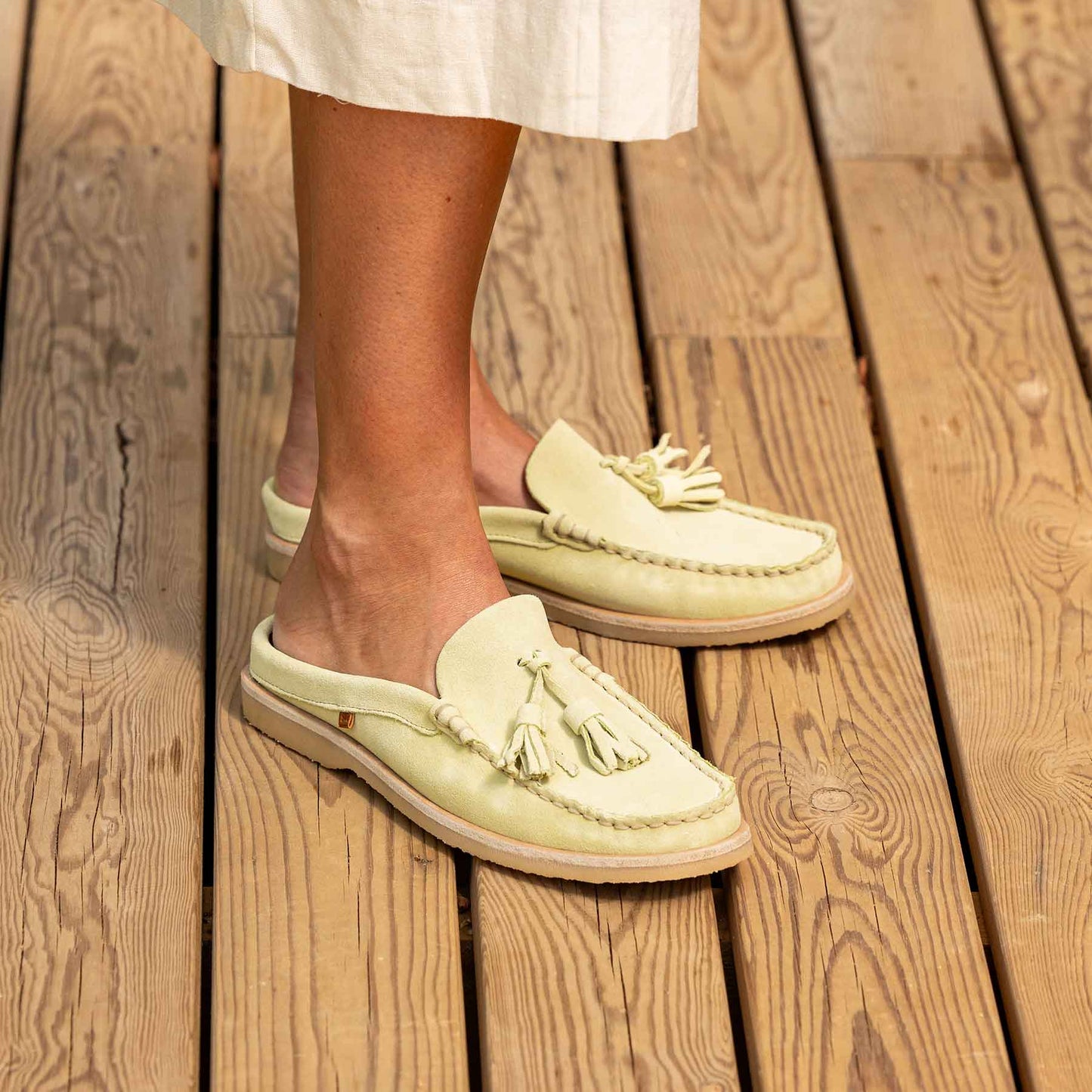 gid://shopify/Product/15700646396236_6