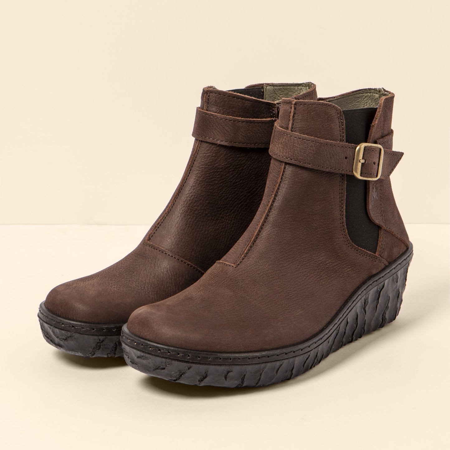 gid://shopify/Product/15699895812428_5