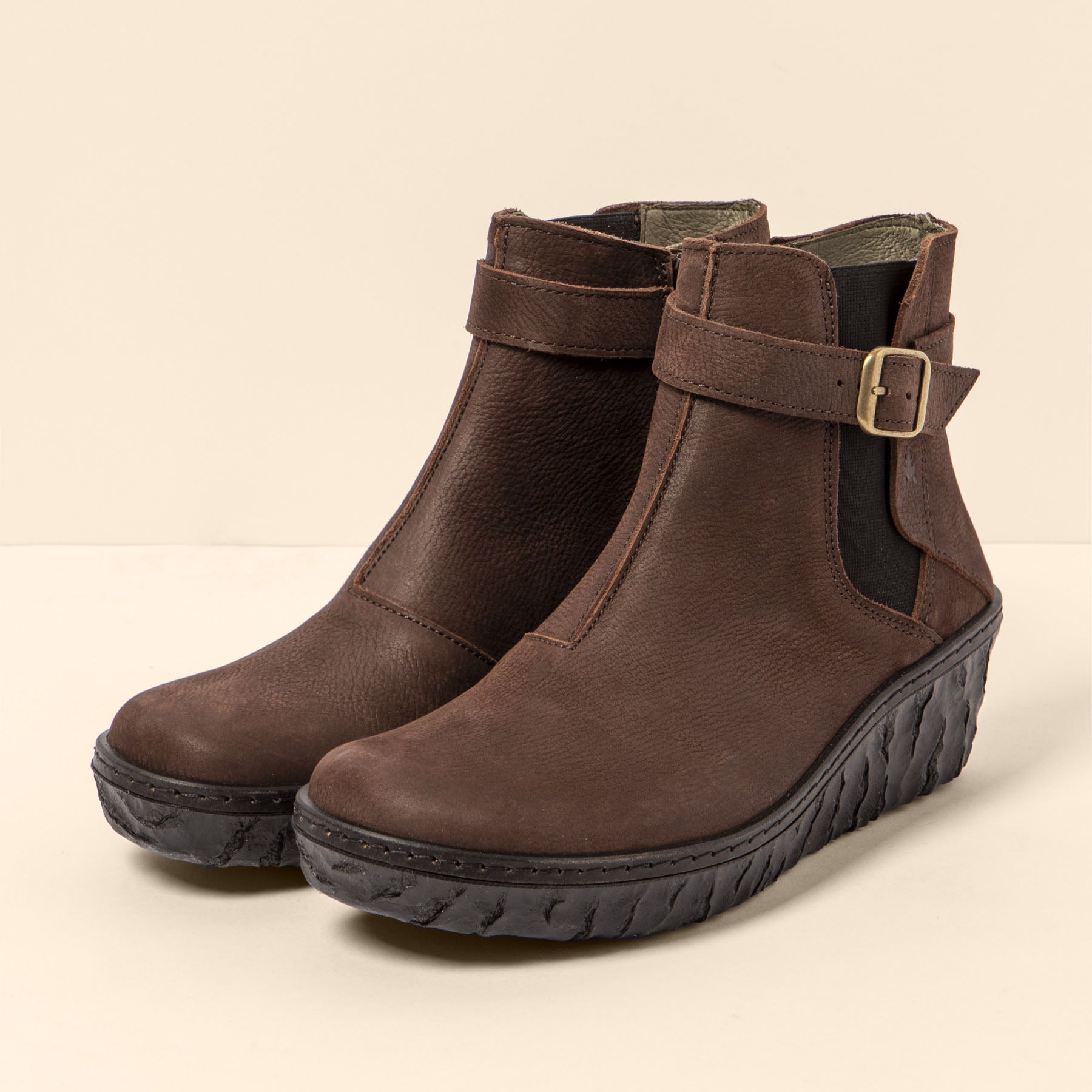 gid://shopify/Product/15699895812428_5