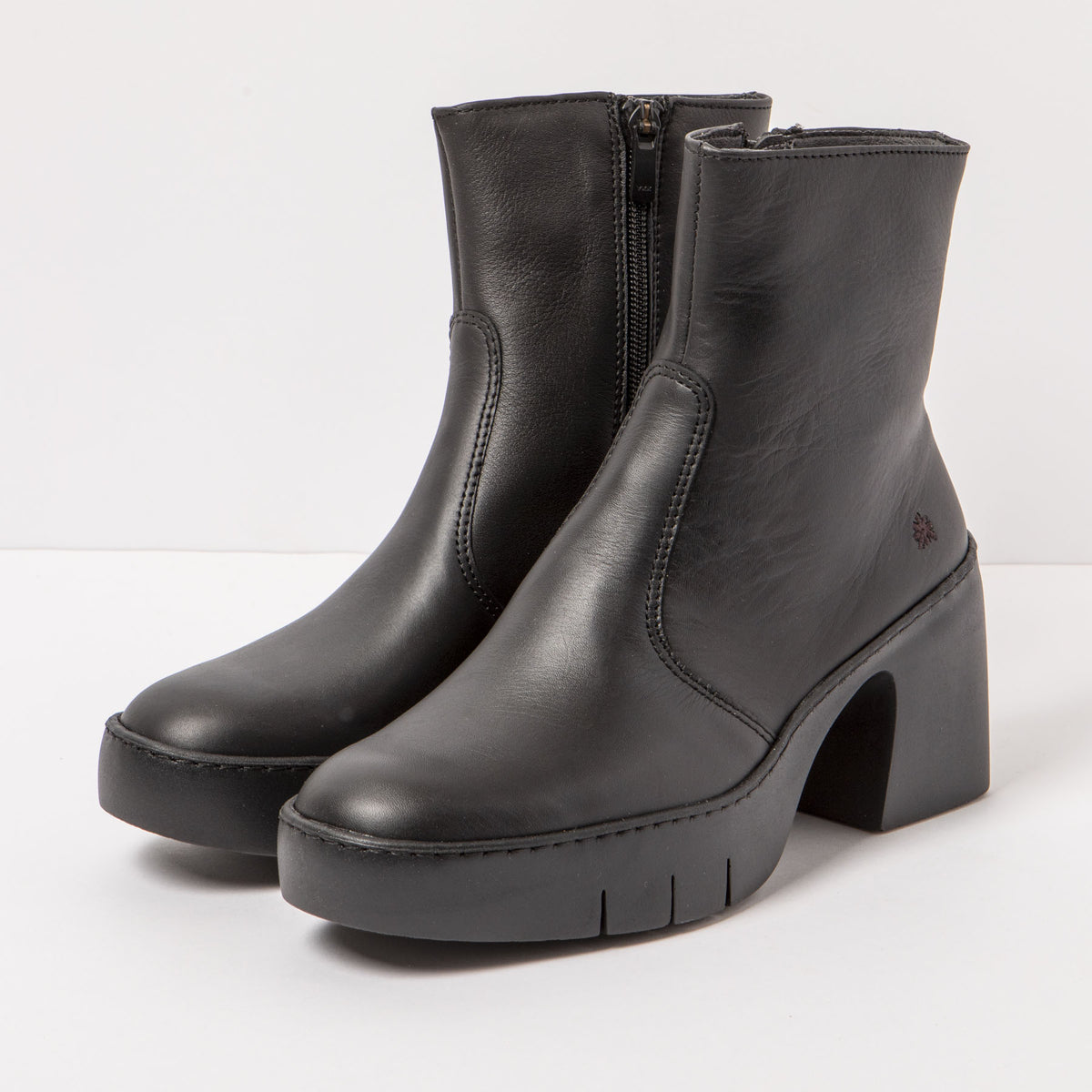 gid://shopify/Product/16171419271500_5